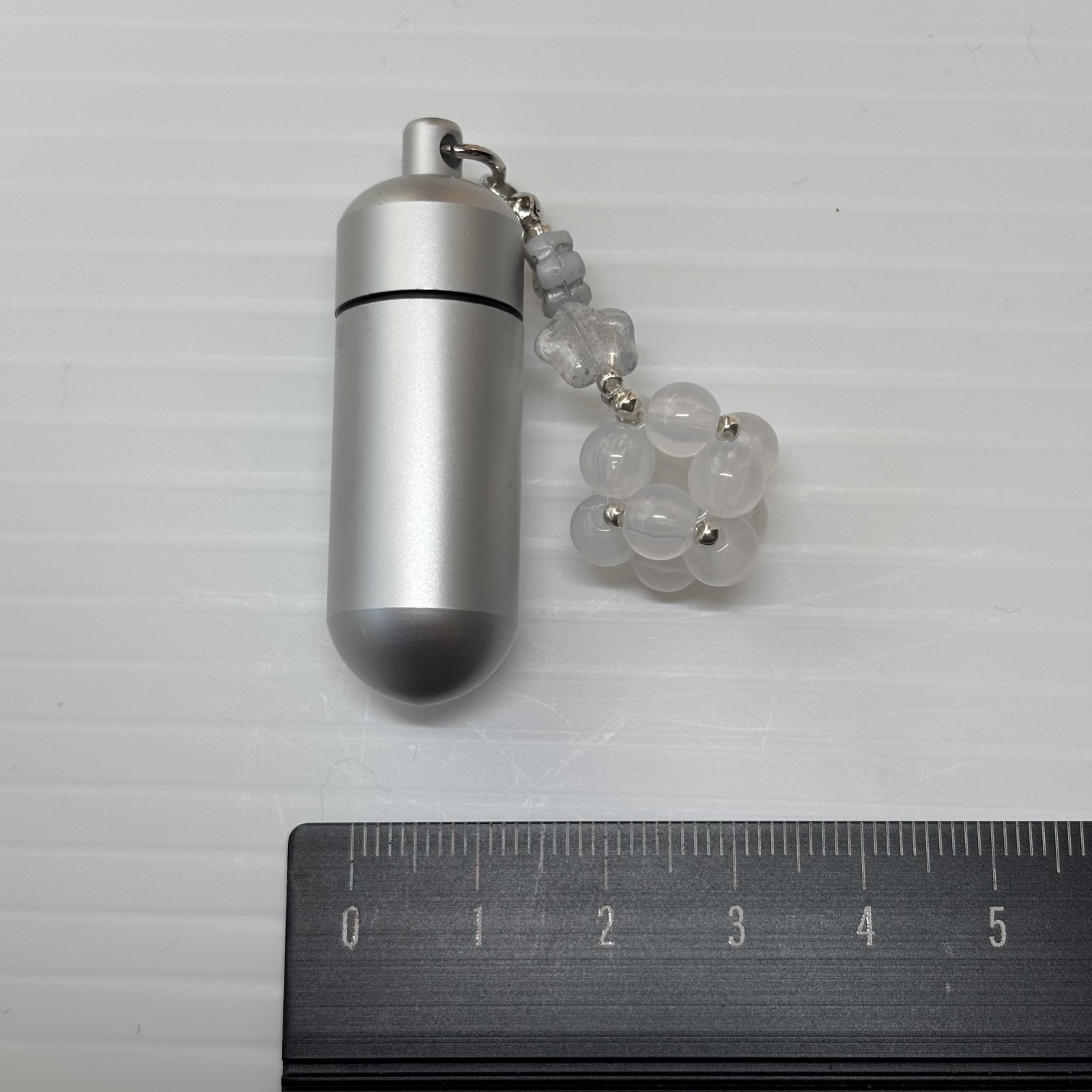 Cremation Ashes Keychain – Cremation Keepsake(white ornament)