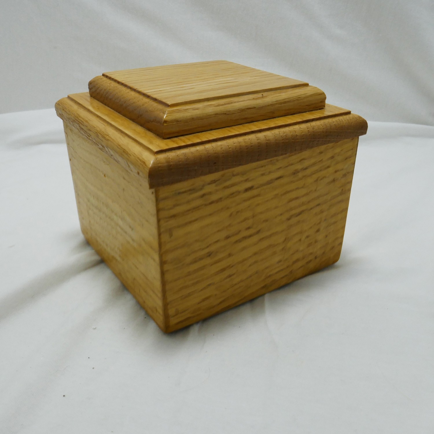 Pet Memorial Cremation Urn- Small Dog Or Cat – Solid Oak with golden Oak Finish