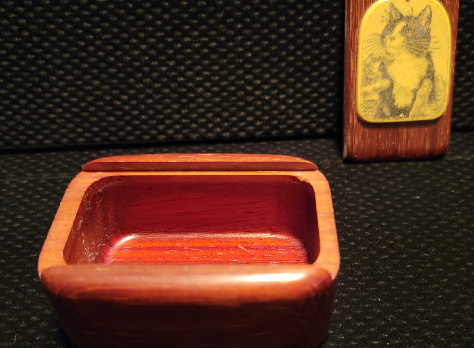 Vintage Scrimshaw – Small Wooden Cat Image Keepsake Box – Hand Inked Resin