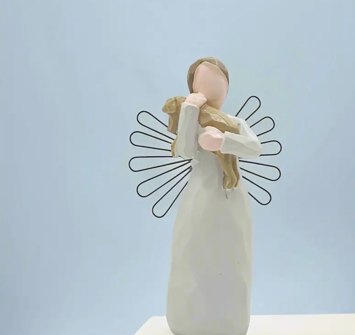 Wire Winged Pet Memorial Resin Figures with Dogs or Cats, Hand Painted Statue