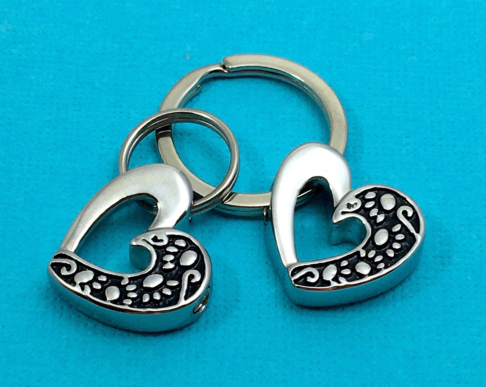 Pet Cremation Pendant Urn Keychain 1″ Key Ring Dog Cat Ashes Paw Prints On Heart