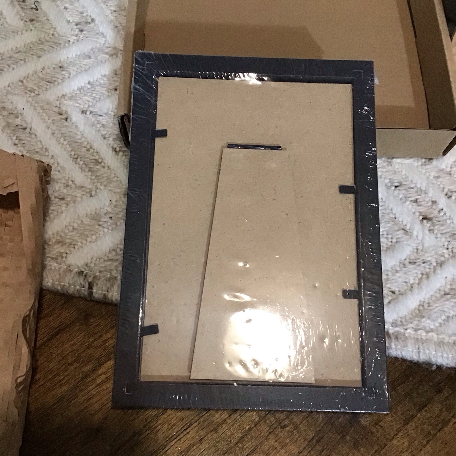 NIB Laifu DZI Pet Memorial Wood Picture Frame – (4”x6”)