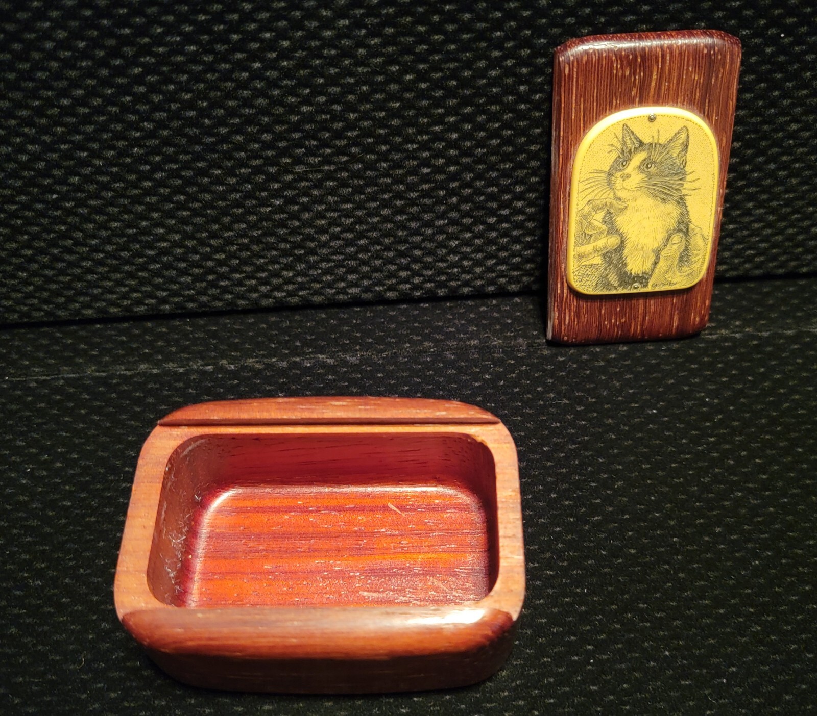Vintage Scrimshaw – Small Wooden Cat Image Keepsake Box – Hand Inked Resin