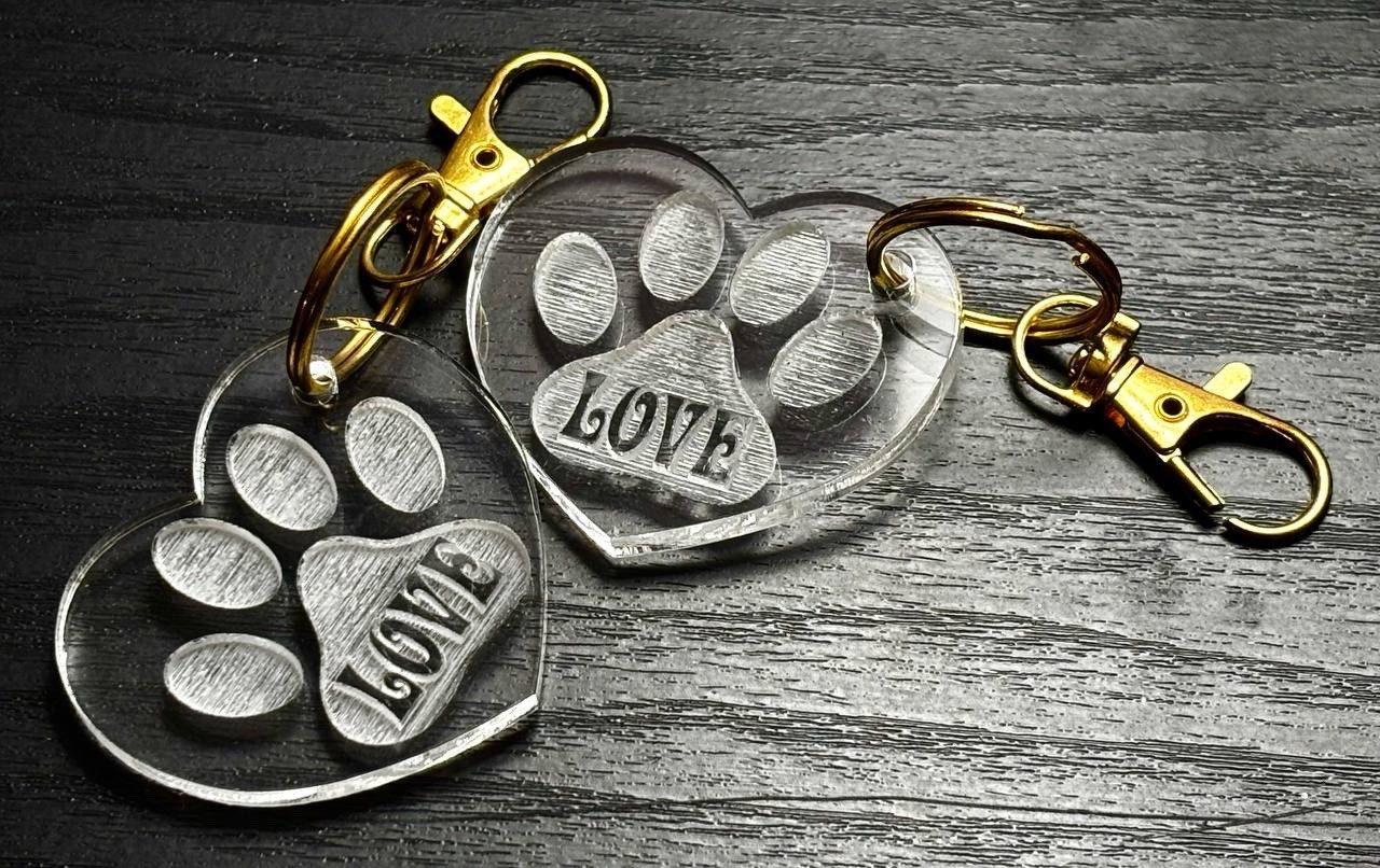 Acrylic Heart Paw Engraved Keychain – Cute Dog & Cat Lover Accessory