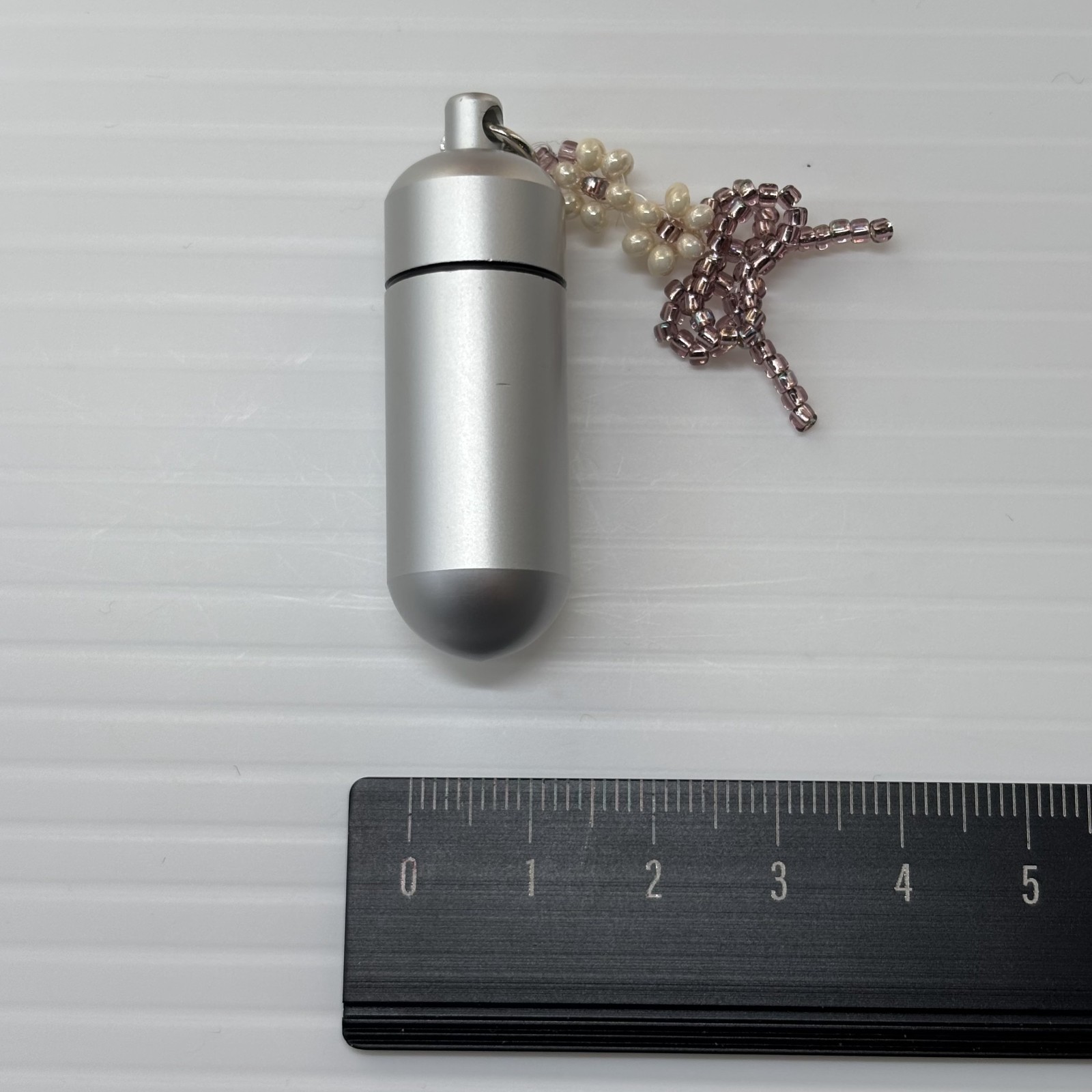 Cremation Ashes Keychain – Cremation Keepsake(white flower and rose gold ribbon)