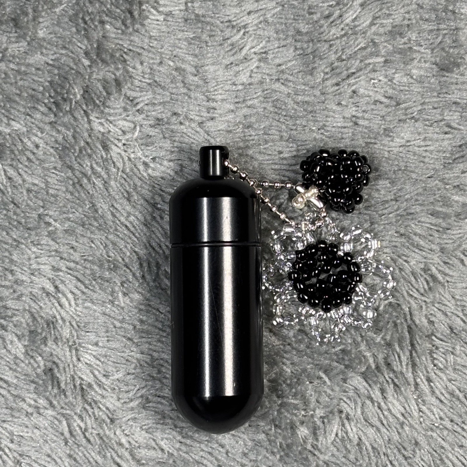 Cremation Ashes Keychain – Cremation Keepsake(black flower and black heart)