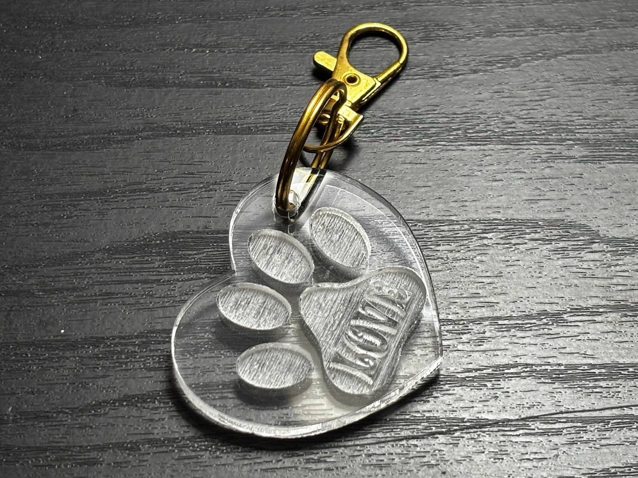 Acrylic Heart Paw Engraved Keychain – Cute Dog & Cat Lover Accessory