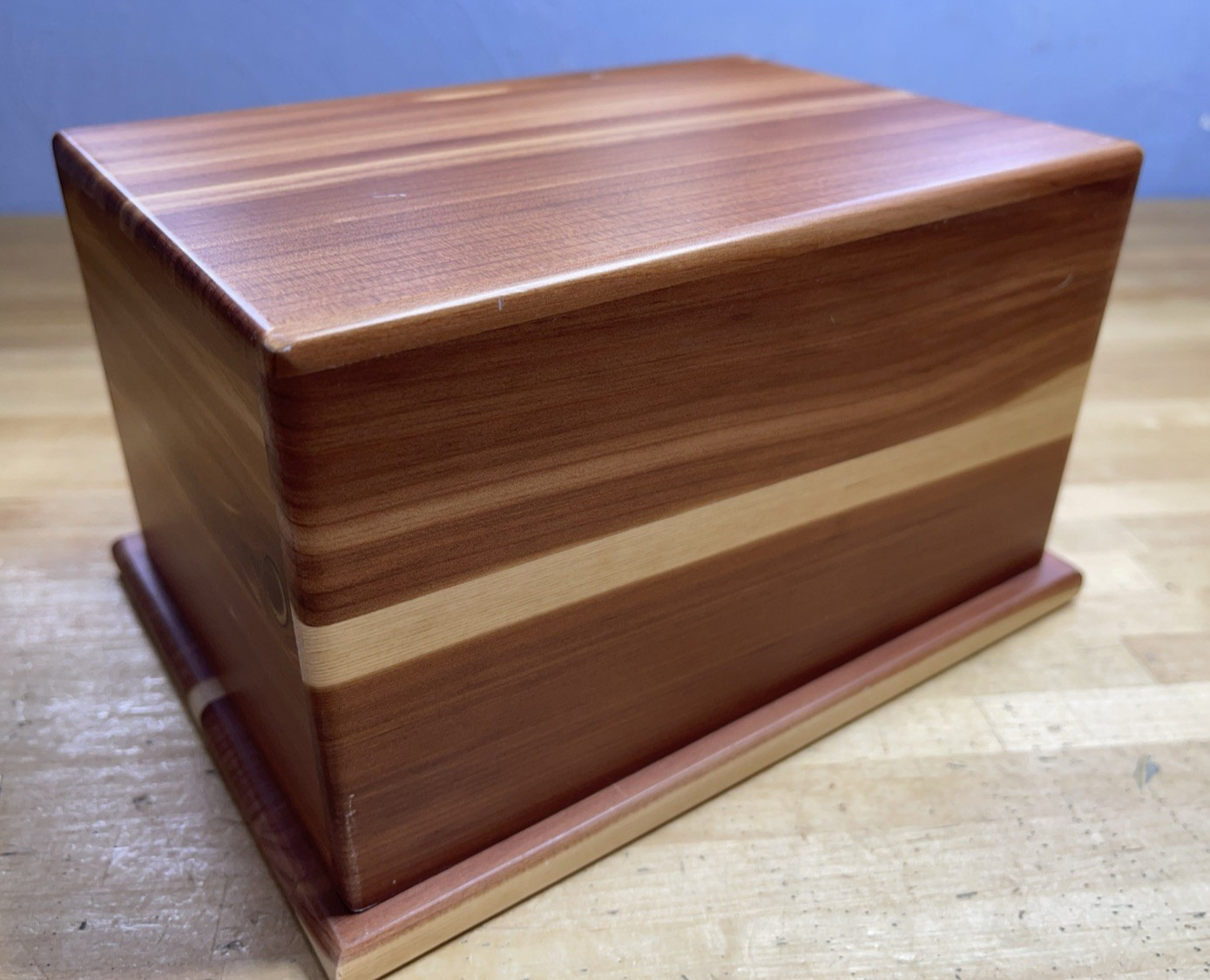 Cremation Urn for Ashes, Pet Memorial Funeral Urns Box,Wooden Cedar