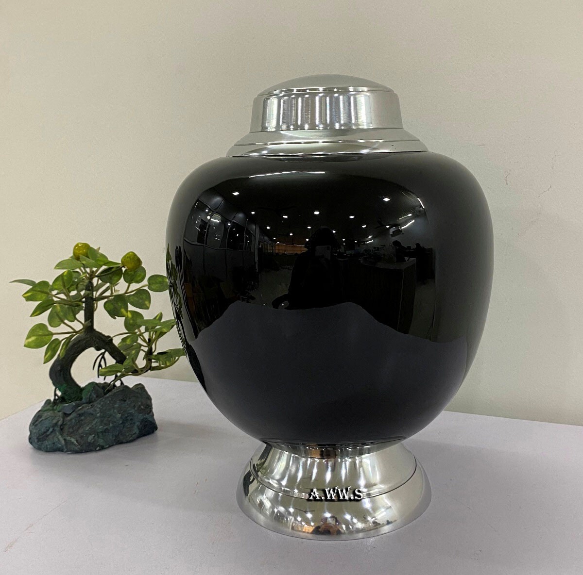 Cremation Urn for Adult Human Ashes – Large Handcrafted Funeral Memorial
