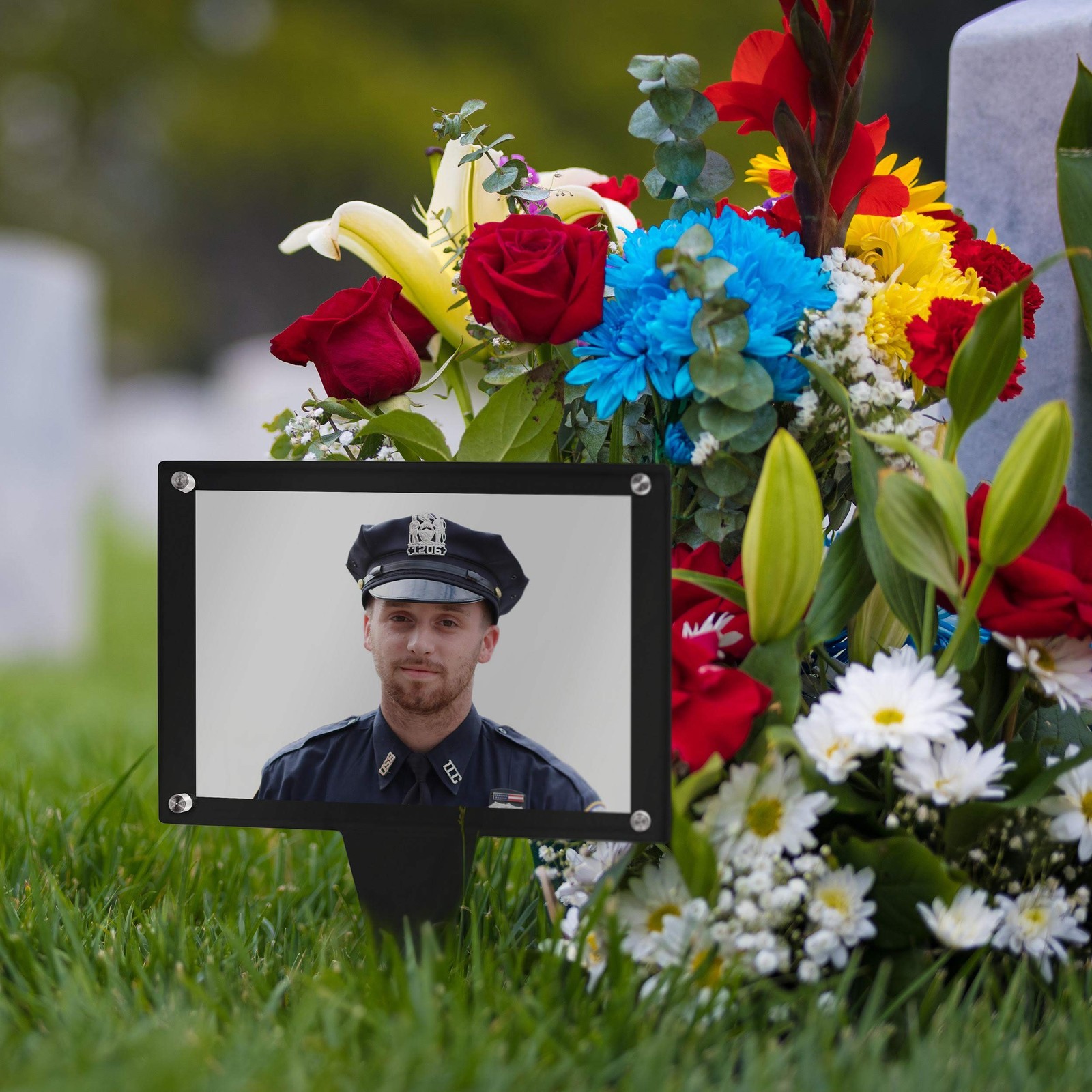 SimpleView 5×7 Waterproof Picture Frame | Memorial Gifts | Cemetery Decoratio…