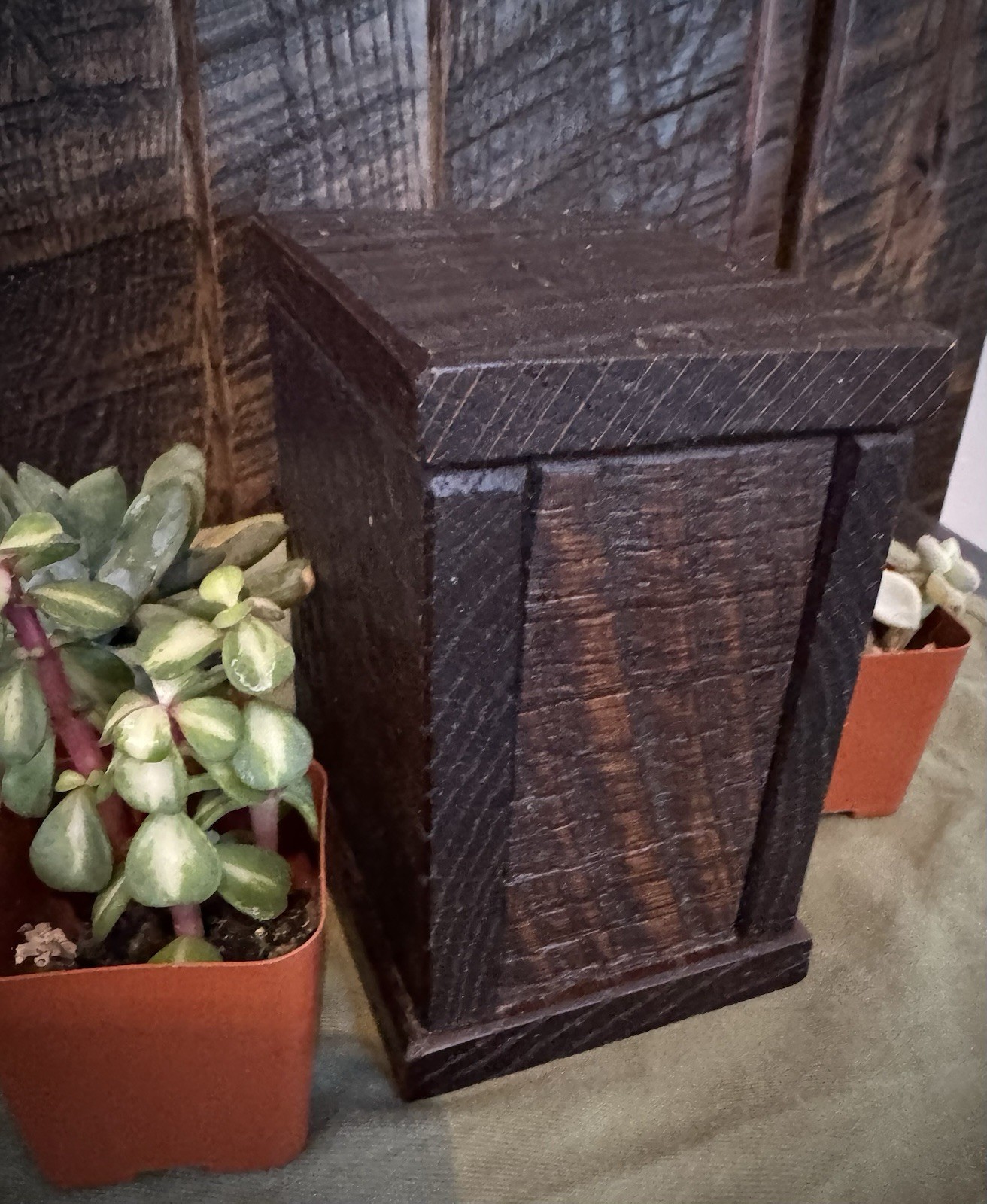 Rough Sawn Oak Pet Urn – Menonite Hand Made In USA