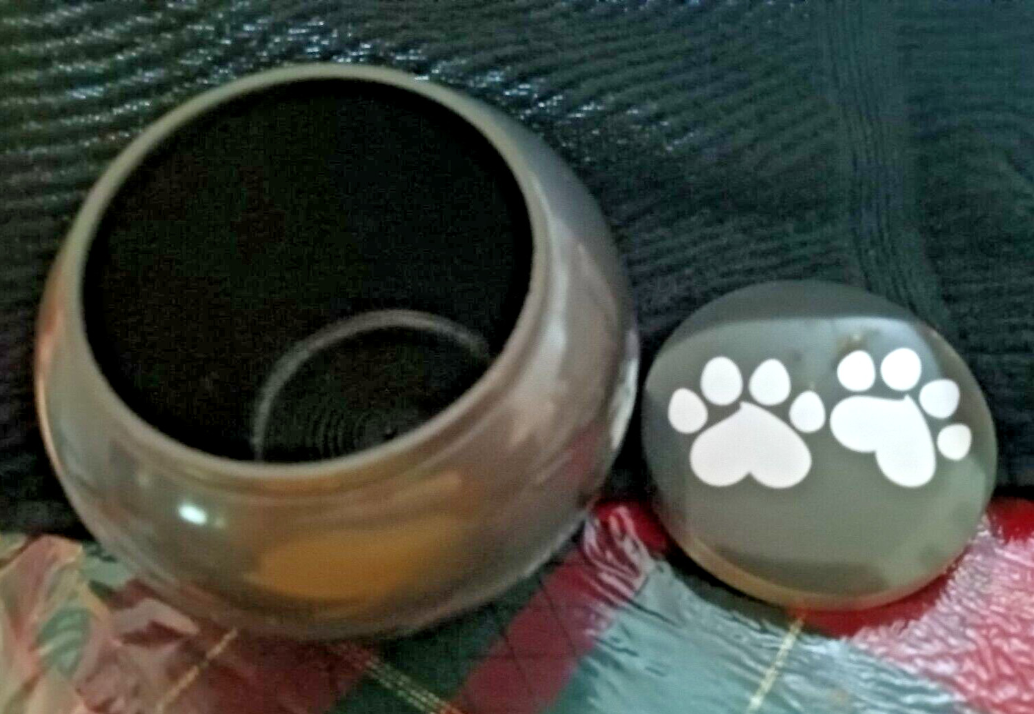 1) Pet Memorial Cremation Urn Paw Print – Gray/Silver – Dog Cat Ashes – Reminded