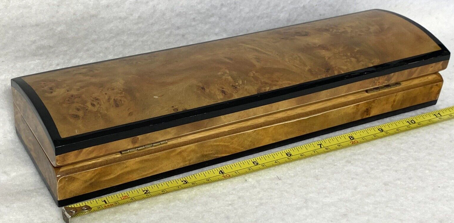CASKET,SMALL PET,11″x3″,PROTOTYPE,LACQUERED WOOD,BRASS HINGED,POLYESTER,LIZARD?