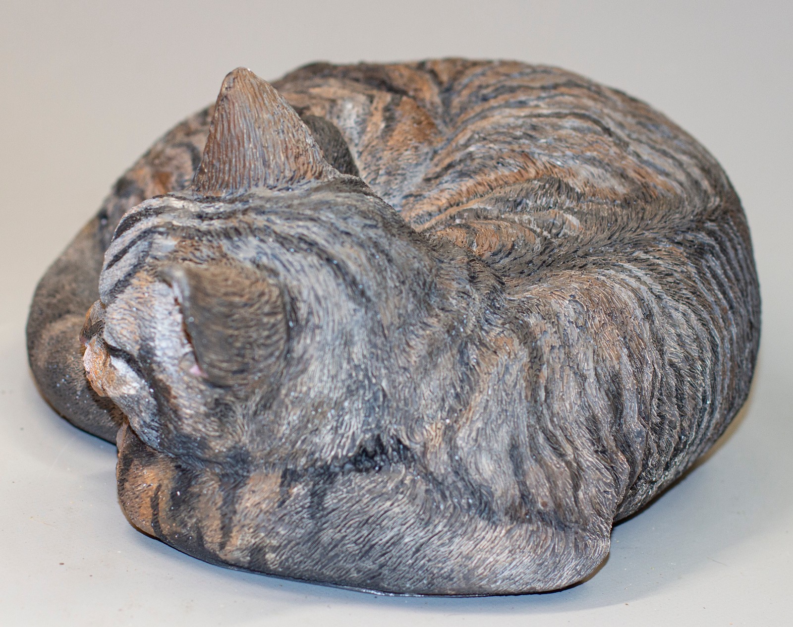 Brown Striped Cat Cremation Urn Pet Ashes Keepsake Memorial Funeral Statue Decor