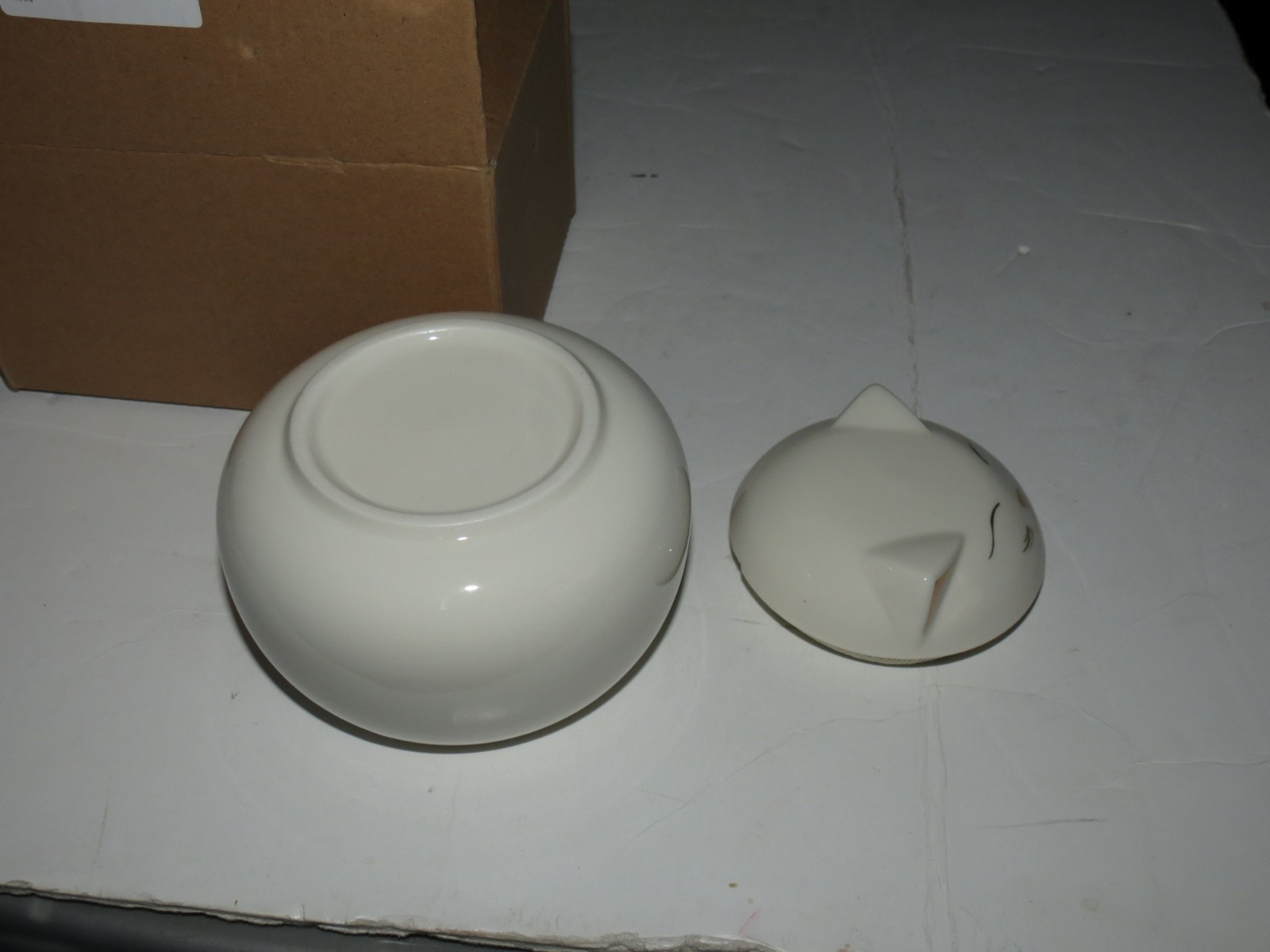 Ceramics Pet Urn Pot Funeral Cat Memorial Large Ash Storage White Squat