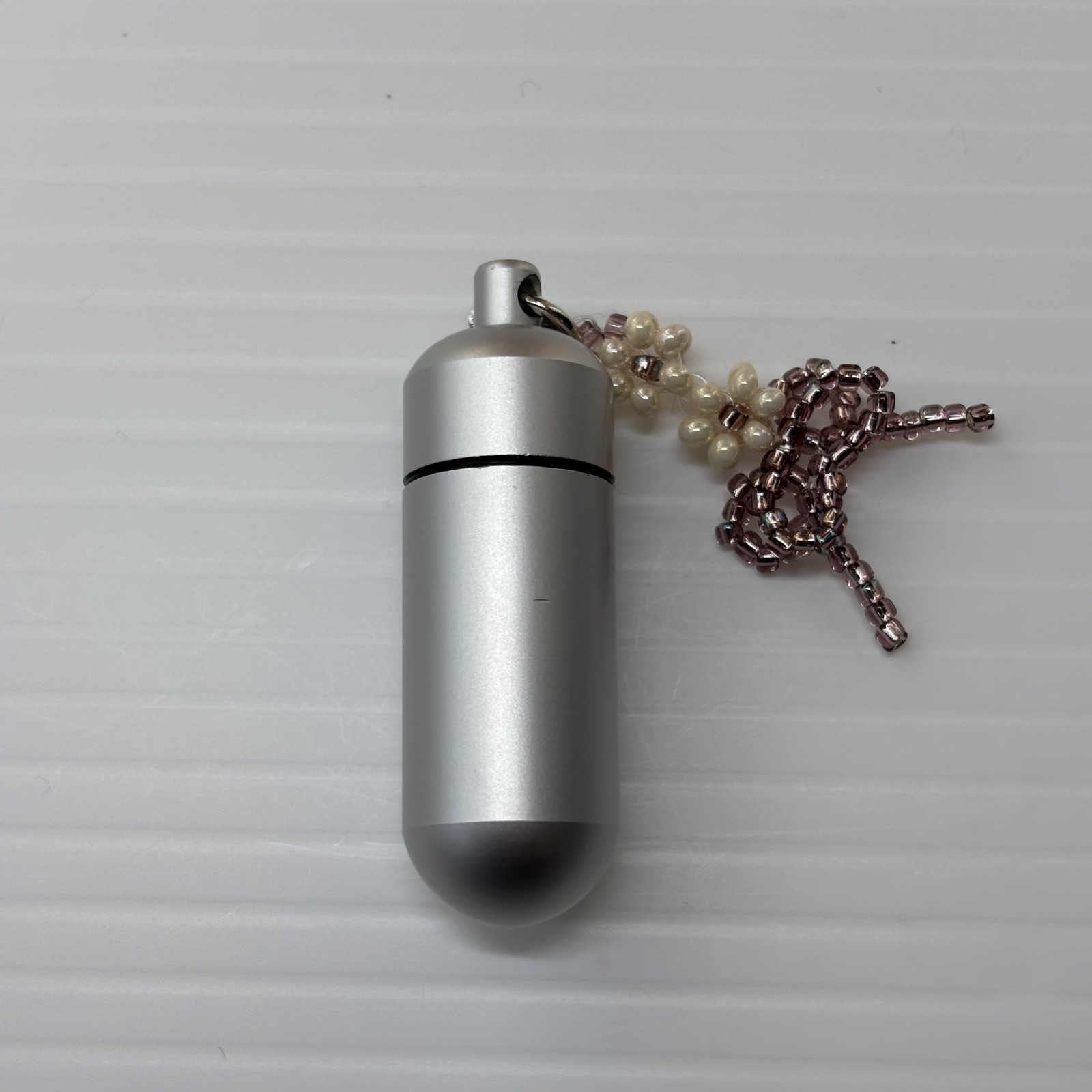 Cremation Ashes Keychain – Cremation Keepsake(white flower and rose gold ribbon)