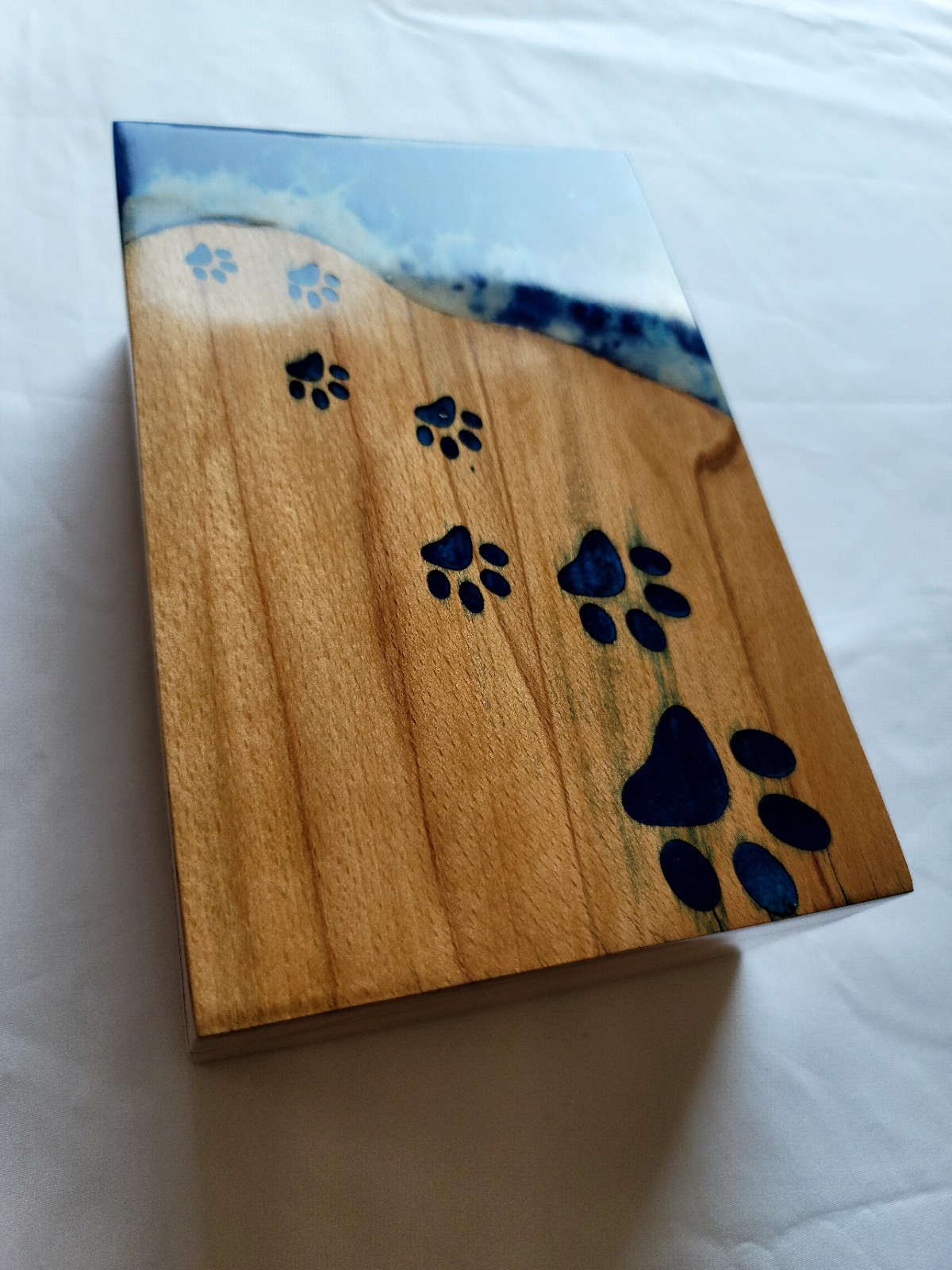 Pet urns for Dogs Wood and Resin art Box 9 inch length 6 inch Breadth 3 Height