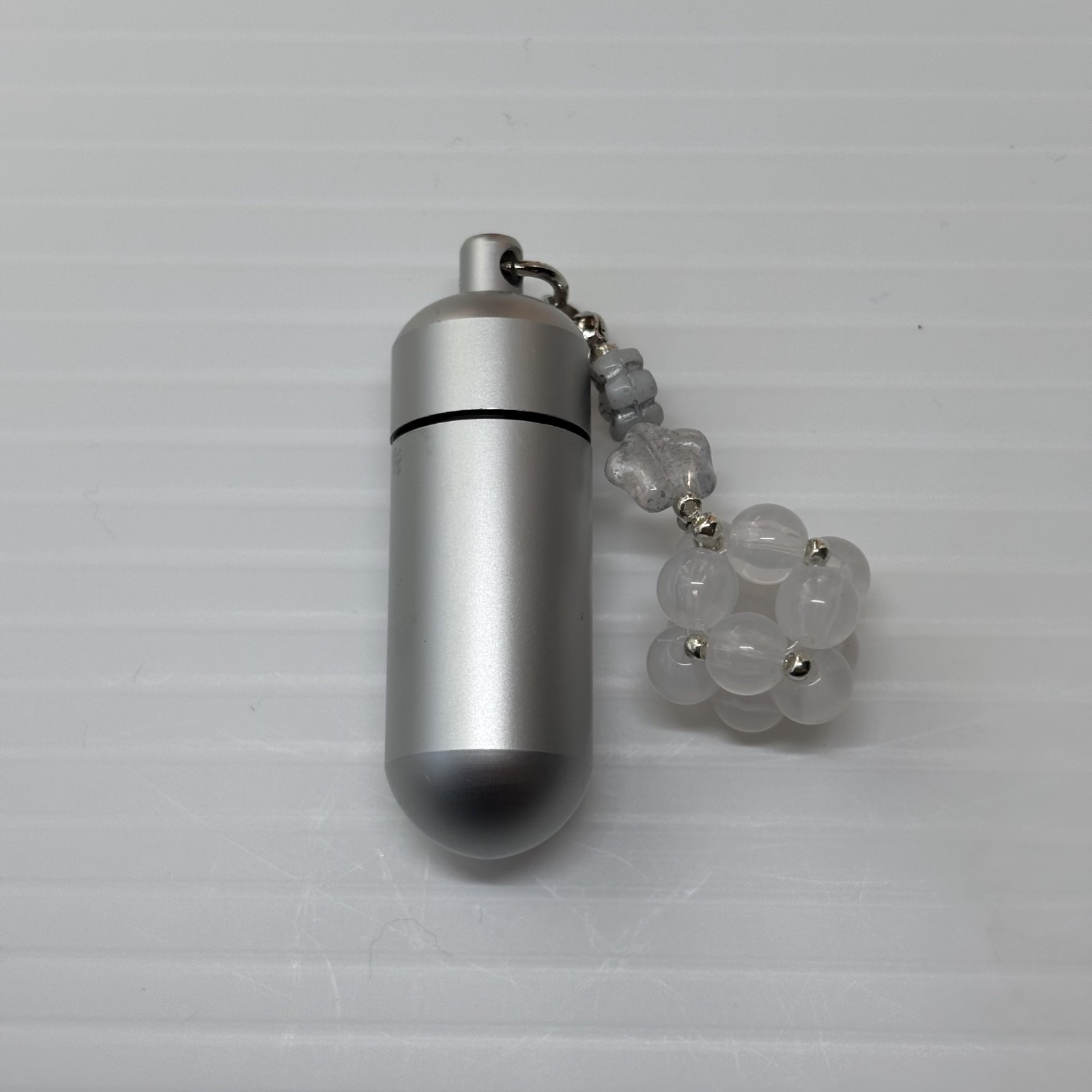 Cremation Ashes Keychain – Cremation Keepsake(white ornament)