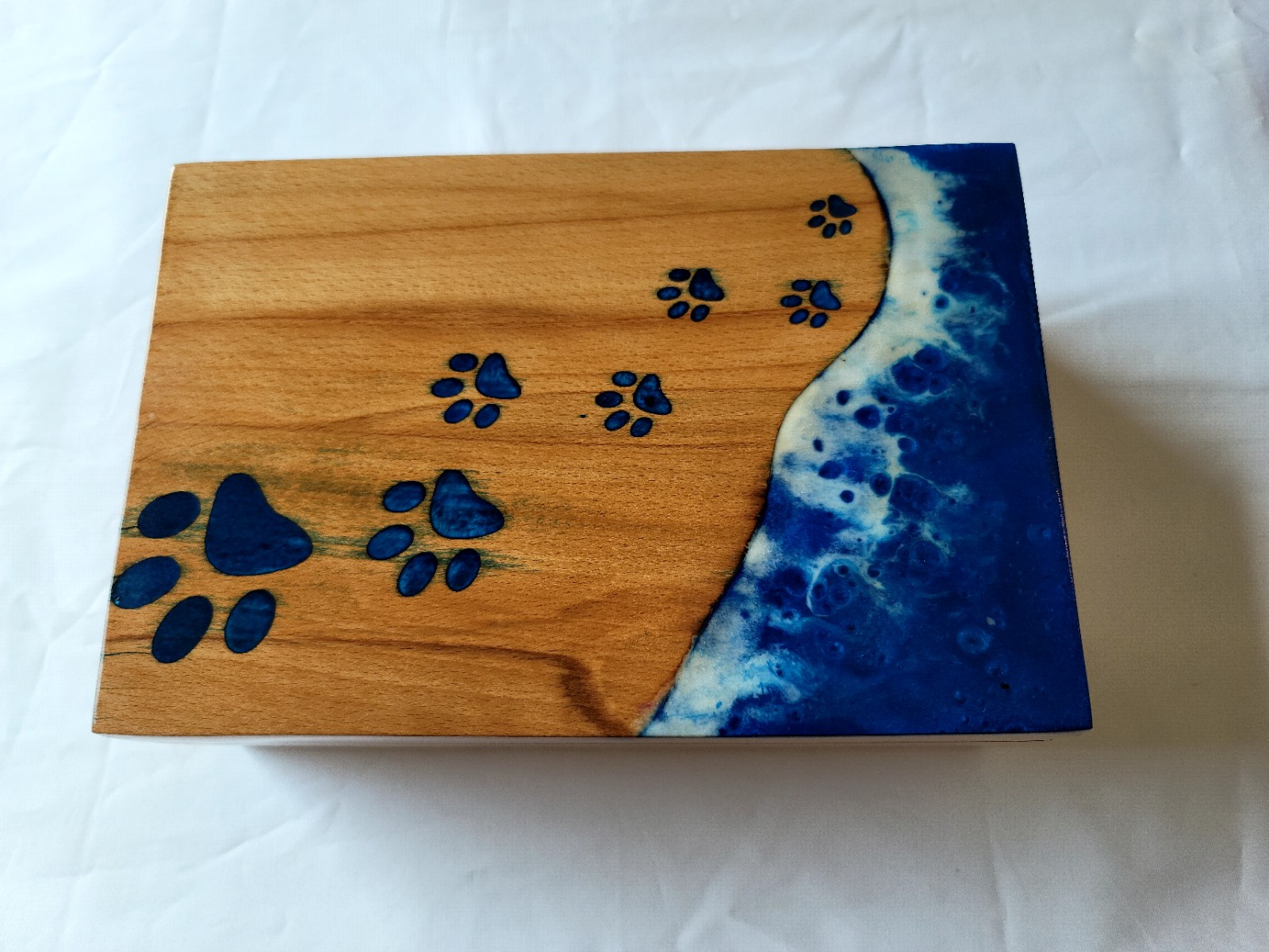 Pet urns for Dogs Wood and Resin art Box 9 inch length 6 inch Breadth 3 Height