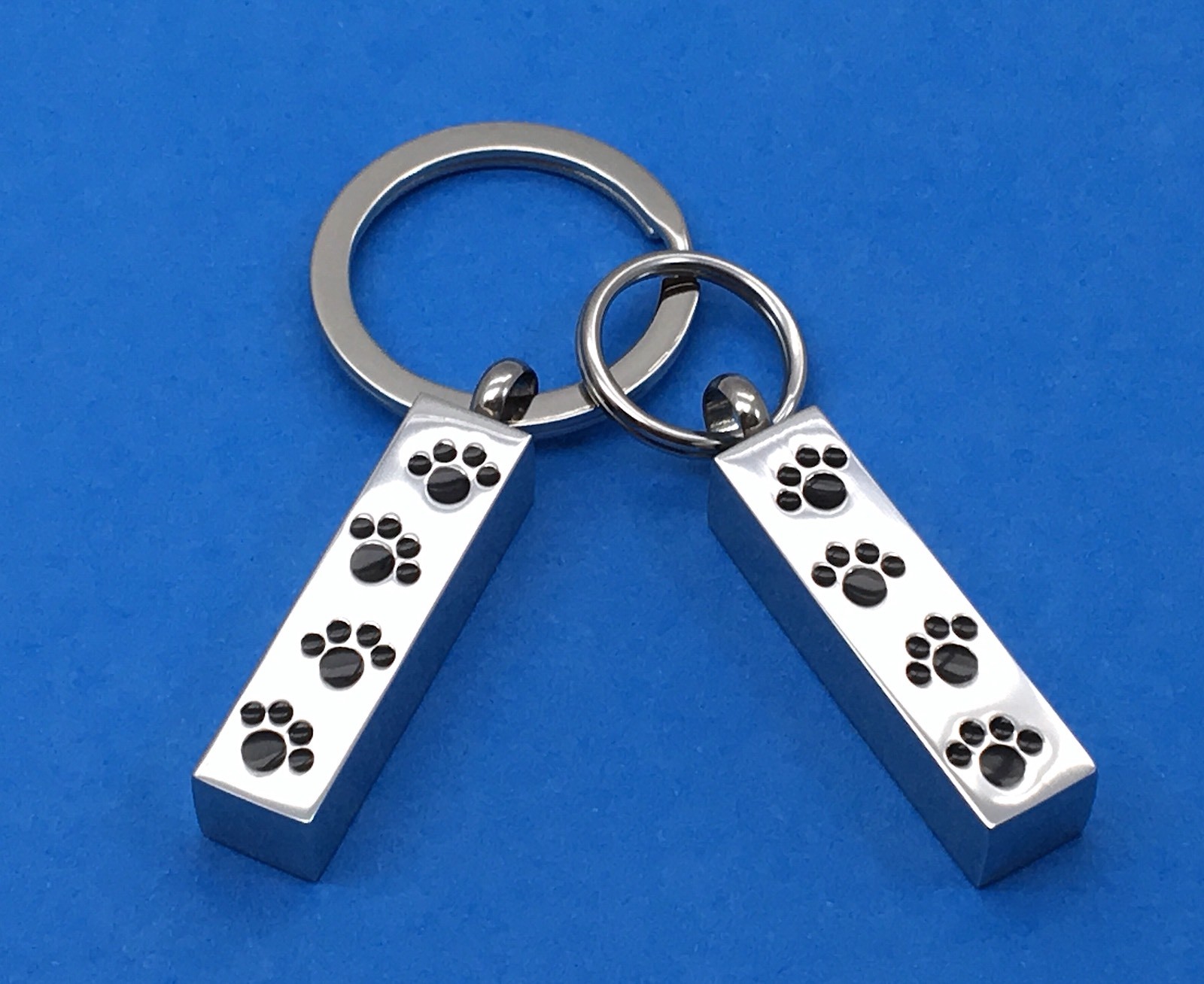 Pet Cremation Pendant Urn Keychain 1″ Key Ring for Ashes Dog Cat Paw Prints