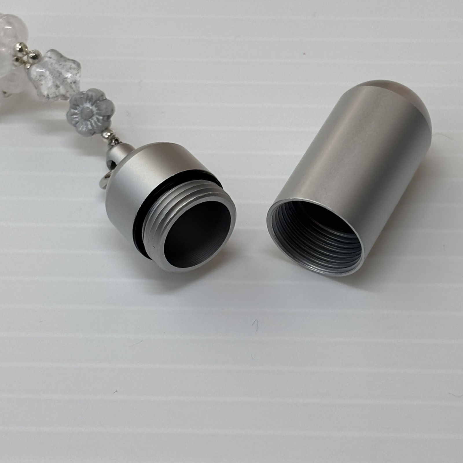 Cremation Ashes Keychain – Cremation Keepsake(white ornament)