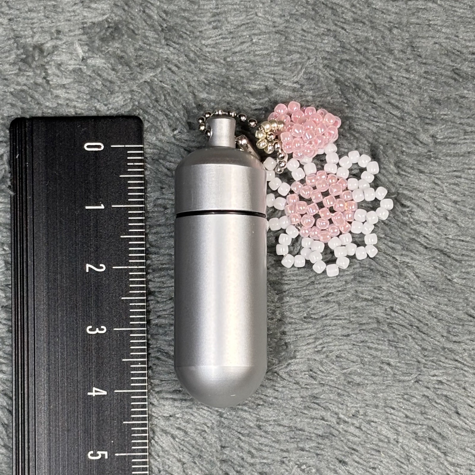 Cremation Ashes Keychain – Cremation Keepsake(white flowers and pink heart)