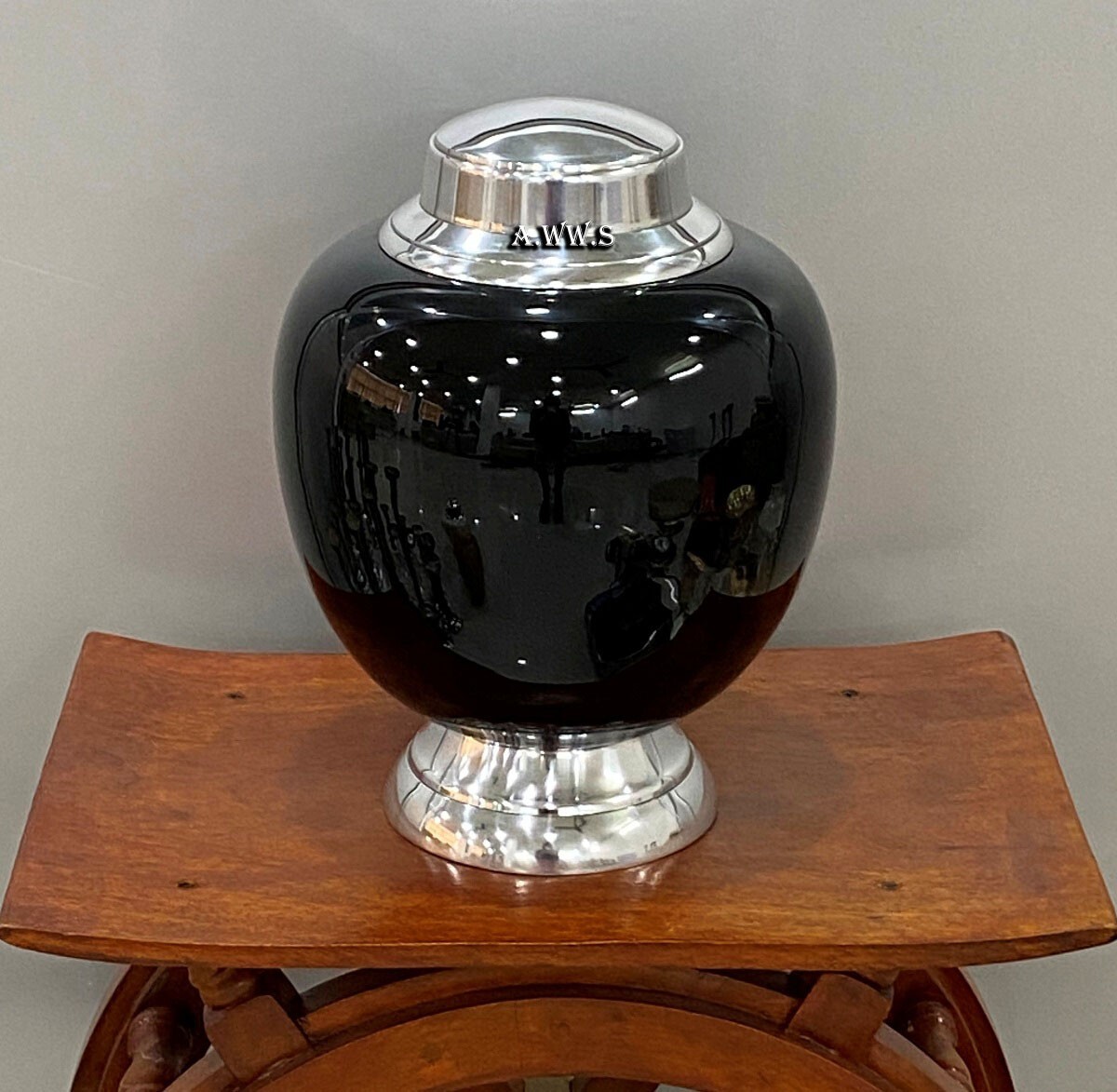 Cremation Urn for Adult Human Ashes – Large Handcrafted Funeral Memorial