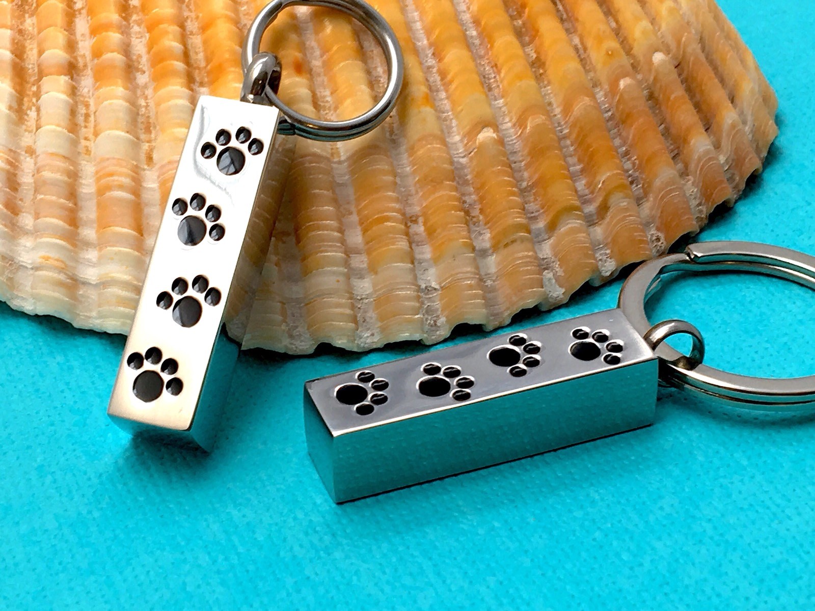 Pet Cremation Pendant Urn Keychain 1″ Key Ring for Ashes Dog Cat Paw Prints