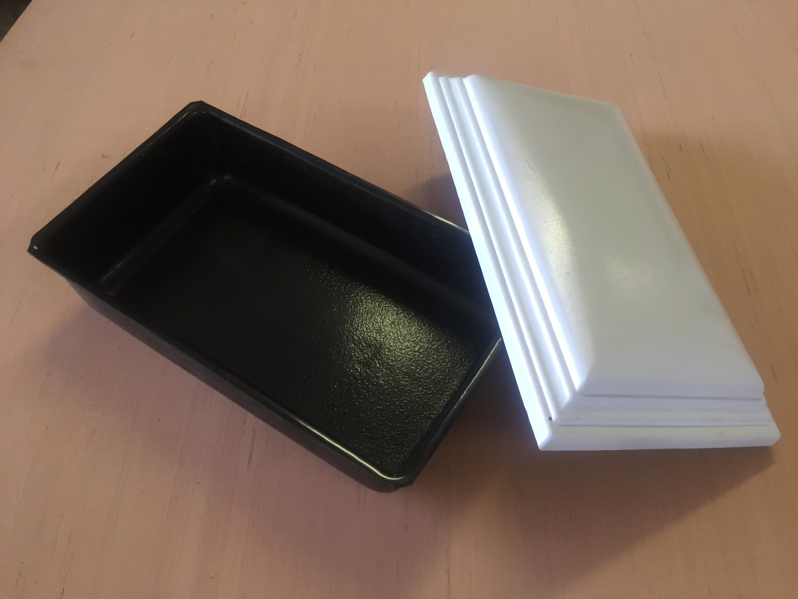 White Top And Back Bottom. 16″ long Pet Coffin/Casket/Urn Losing a pet is like