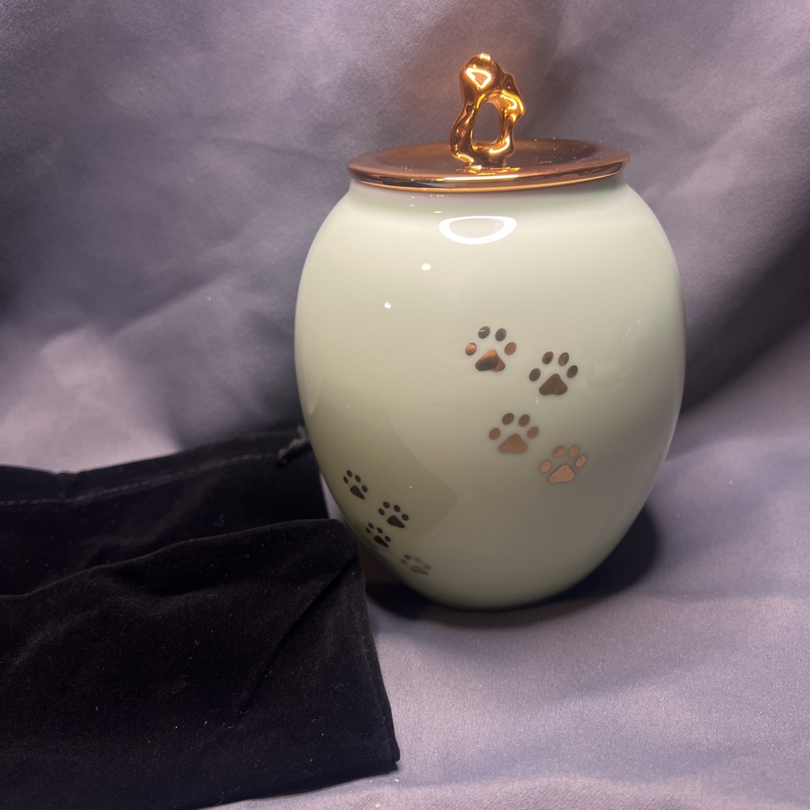 Medium Pet Urns for Dogs Ashes 5.1″L x 5.1″W x 6.7″H, Ceramics Pet Urn for Dog C