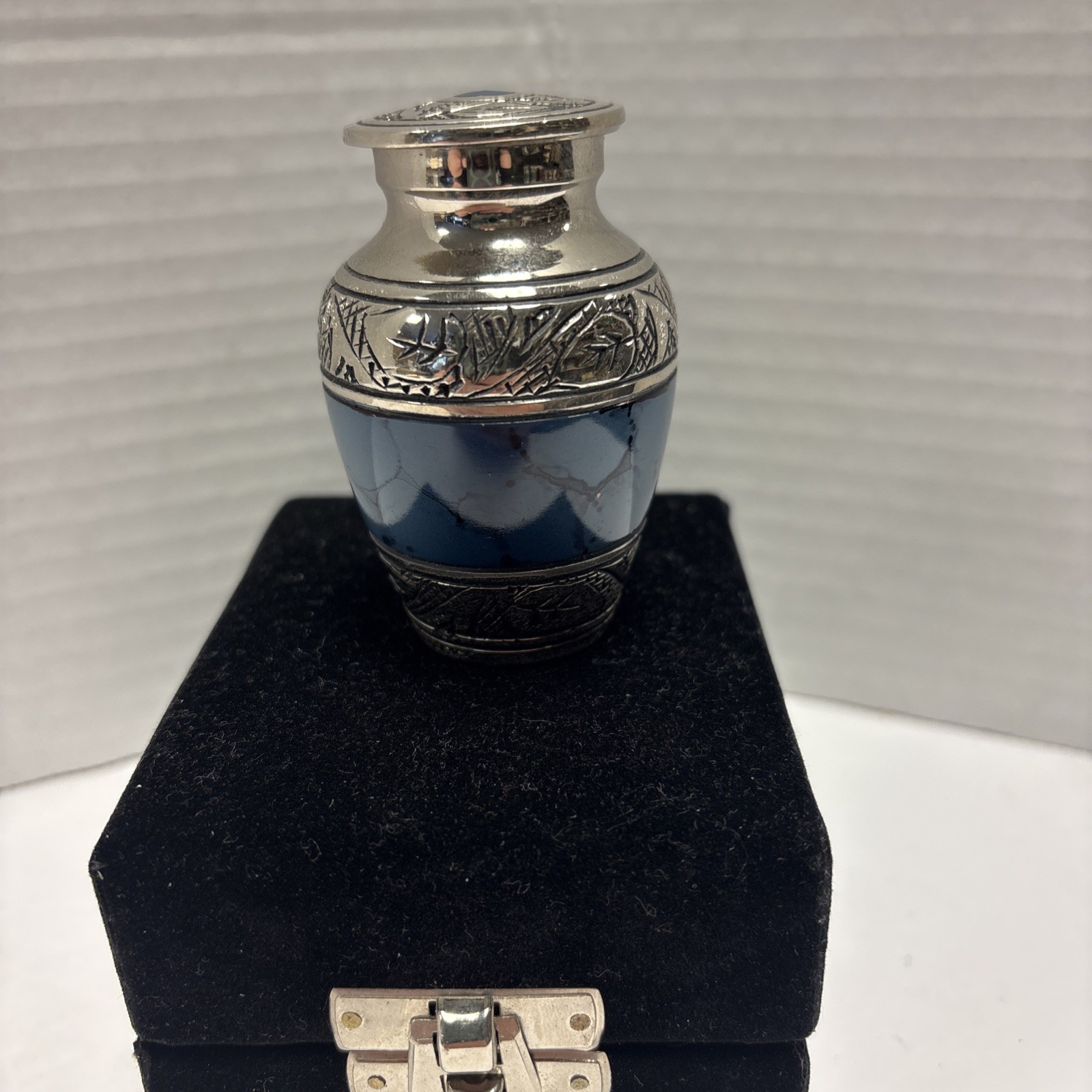 Keepsake Urns For Human Adult And Pet Ashes VTG