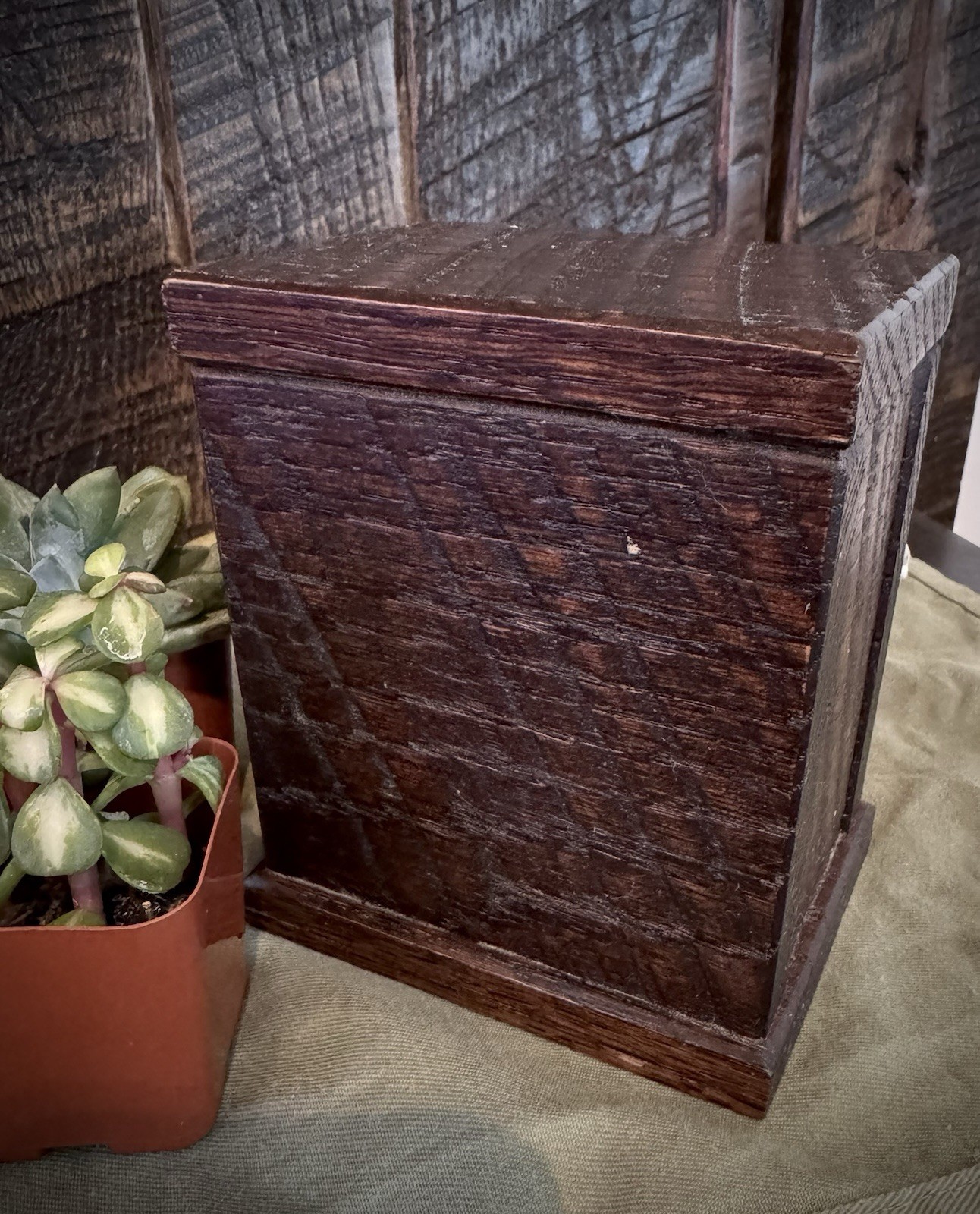 Rough Sawn Oak Pet Urn – Menonite Hand Made In USA