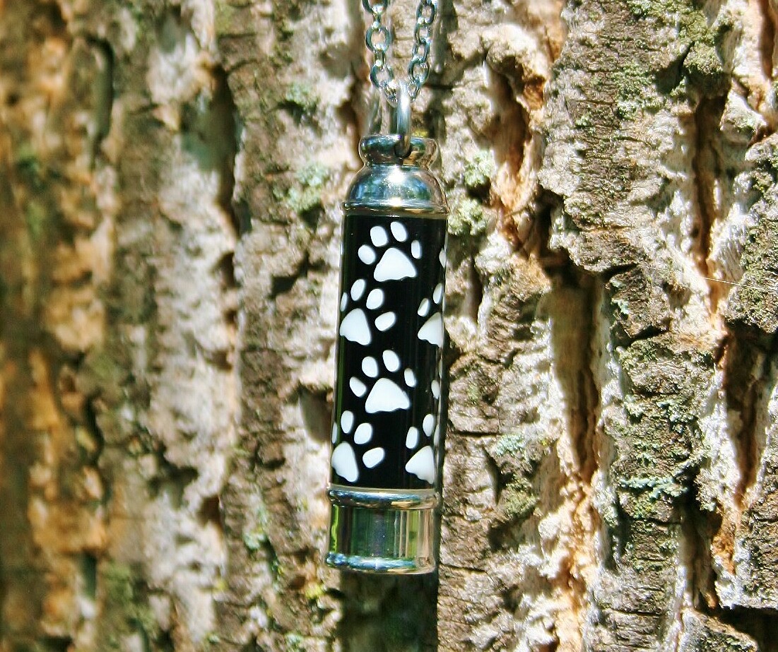 Men’s Pet Cremation Pendant Urn Keychain 1″ Key Ring for Ashes Dog Cat Paw Print