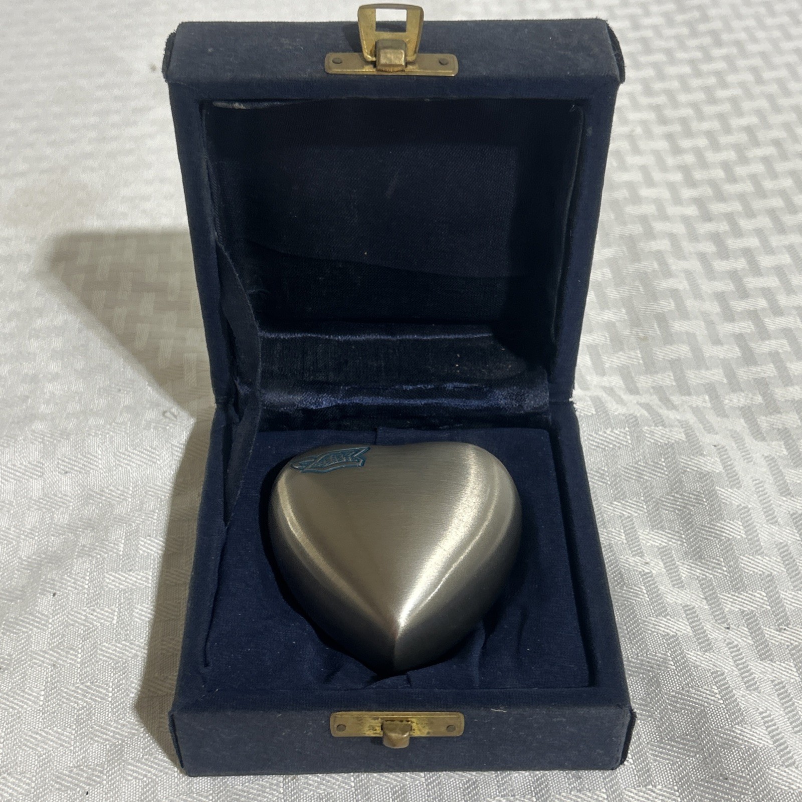 Heart Shaped Pet Urn & Keepsakes for Pet Ashes SILVER With WORN Case