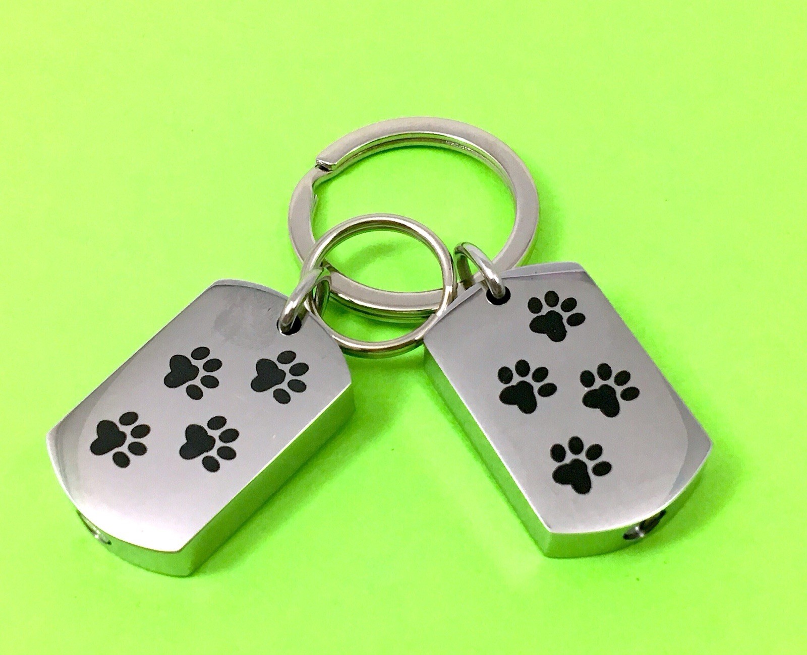 Man’s Pet Cremation Necklace Jewelry Pendant Urn 4 Ash Paw Print Dog Tag Cat Men