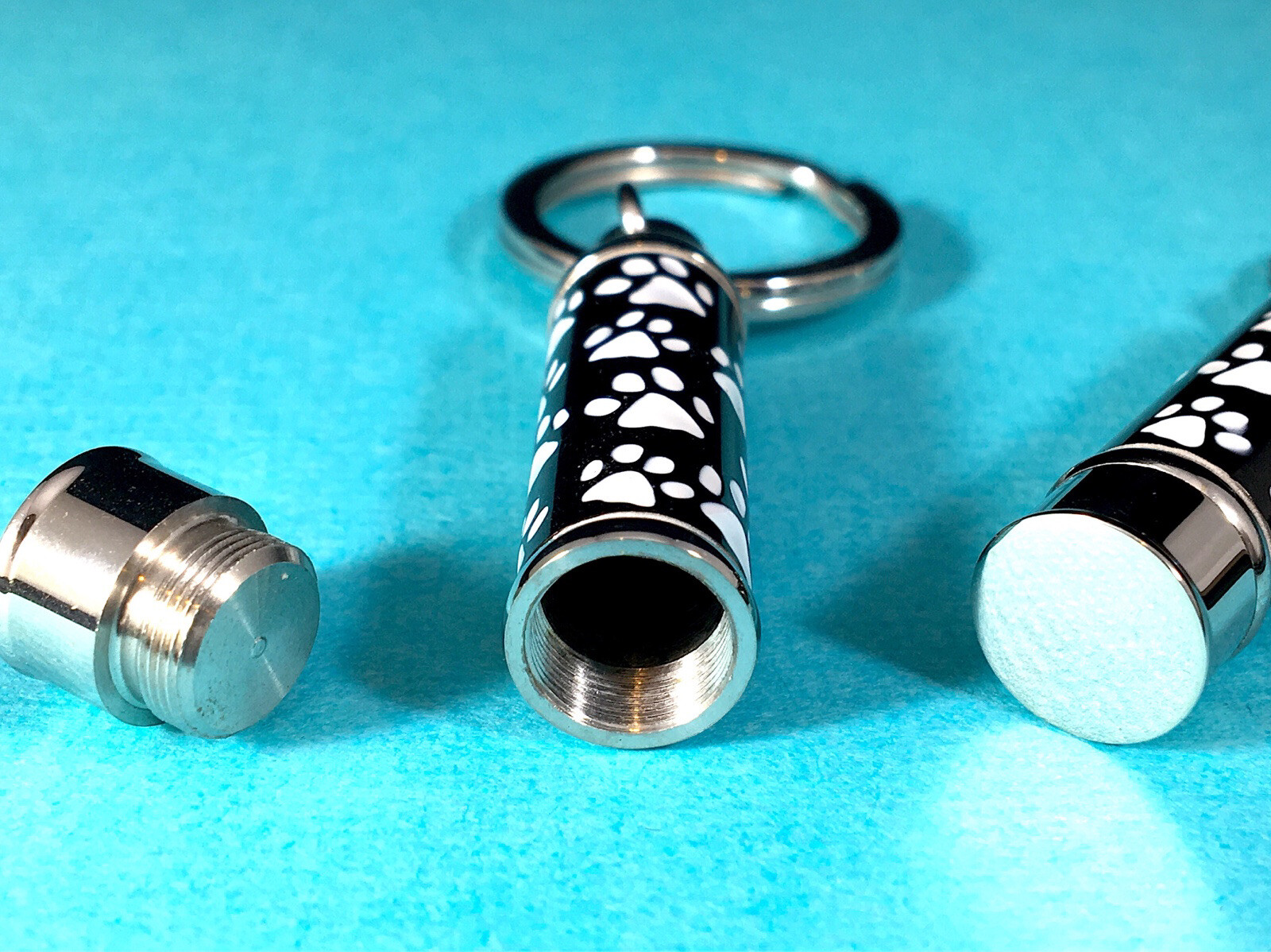 Men’s Pet Cremation Pendant Urn Keychain 1″ Key Ring for Ashes Dog Cat Paw Print