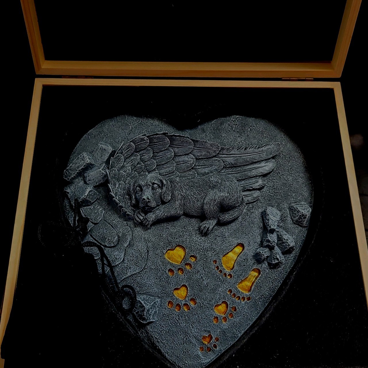 Tranquil Tails Pet Memorial Garden Stone. As-Is Condition READ DECRIPTION INFO