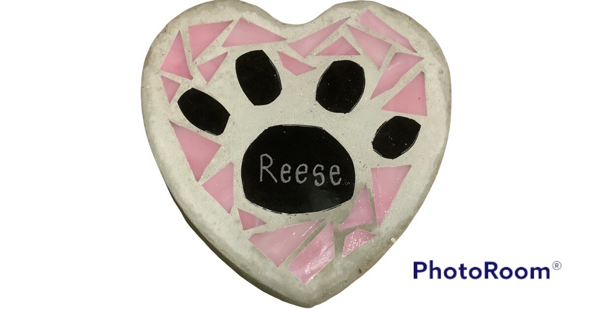 HAND MADE HEART SHAPPED STAINED GLASS GARDEN STEPPING STONE DOG/CAT PAW W/ NAME