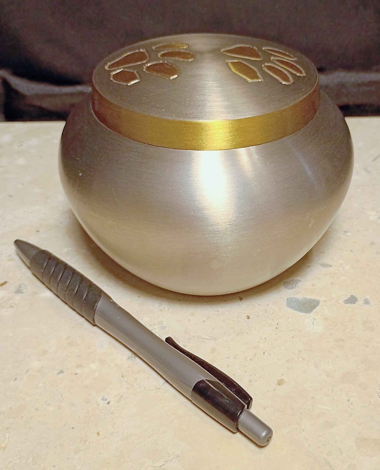 Steel & Brass Pawprint Design Pet Ashes Urn – Small, Heavy, Secure, Beautiful