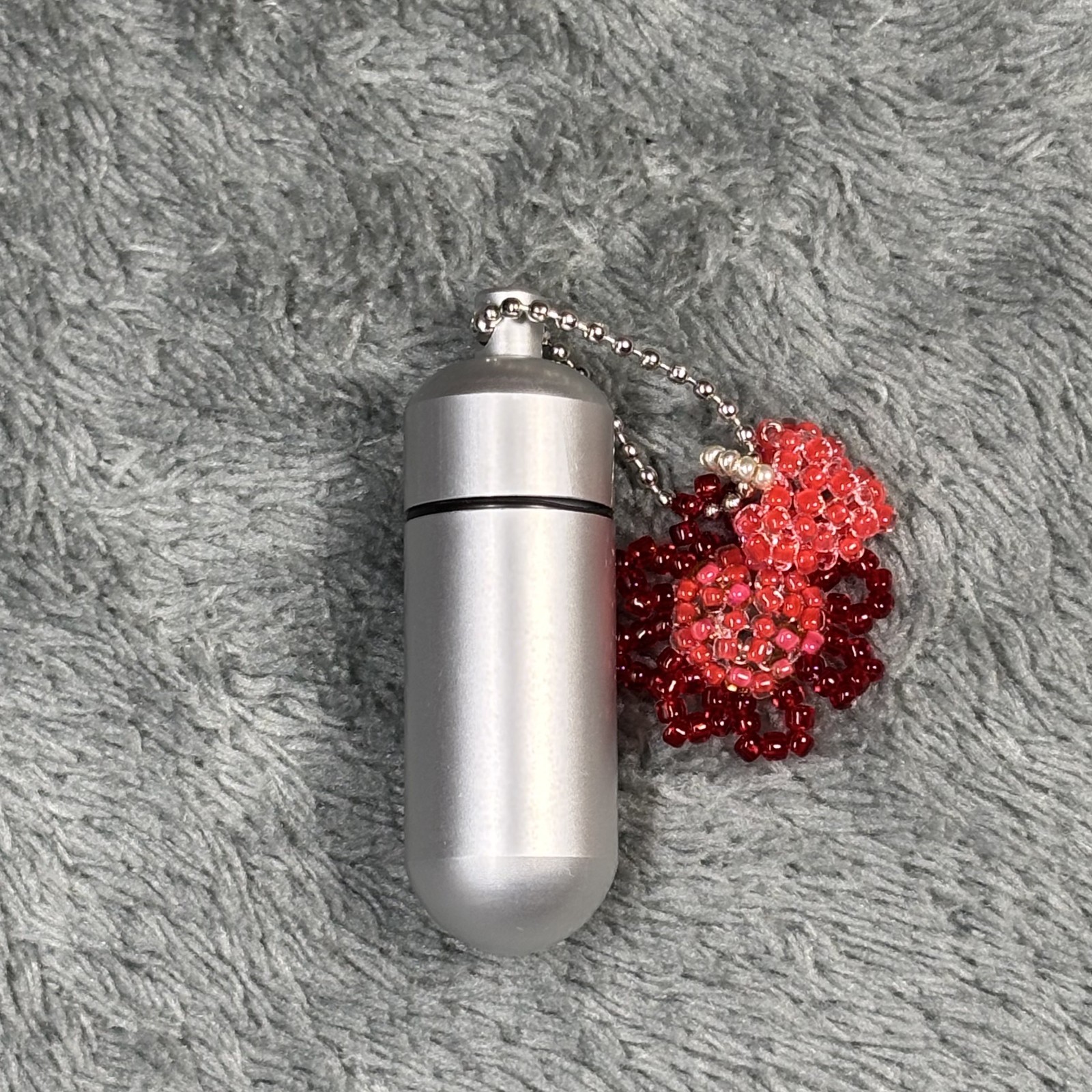 Cremation Ashes Keychain – Cremation Keepsake(red flower and red heart)