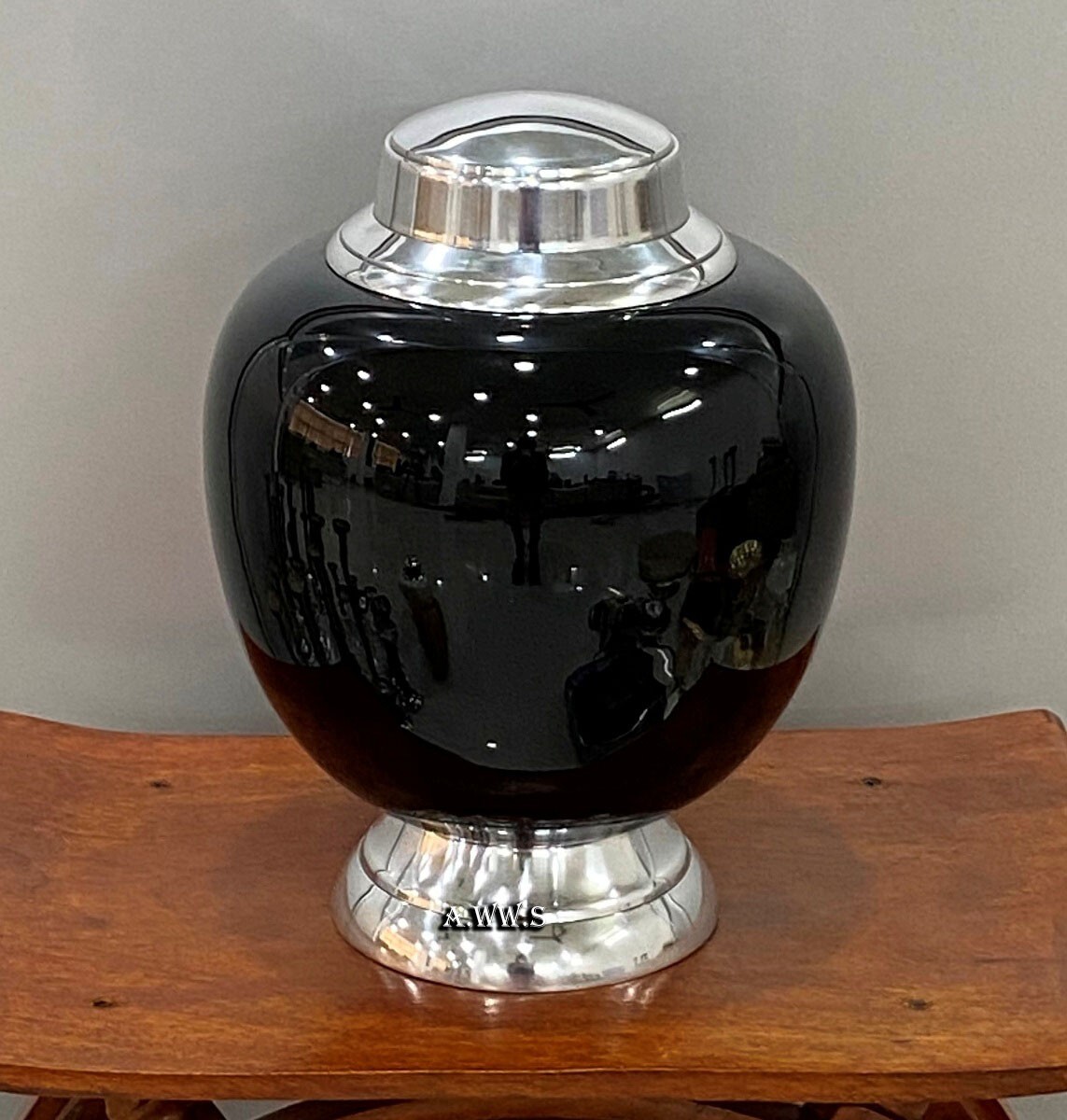 Cremation Urn for Adult Human Ashes – Large Handcrafted Funeral Memorial