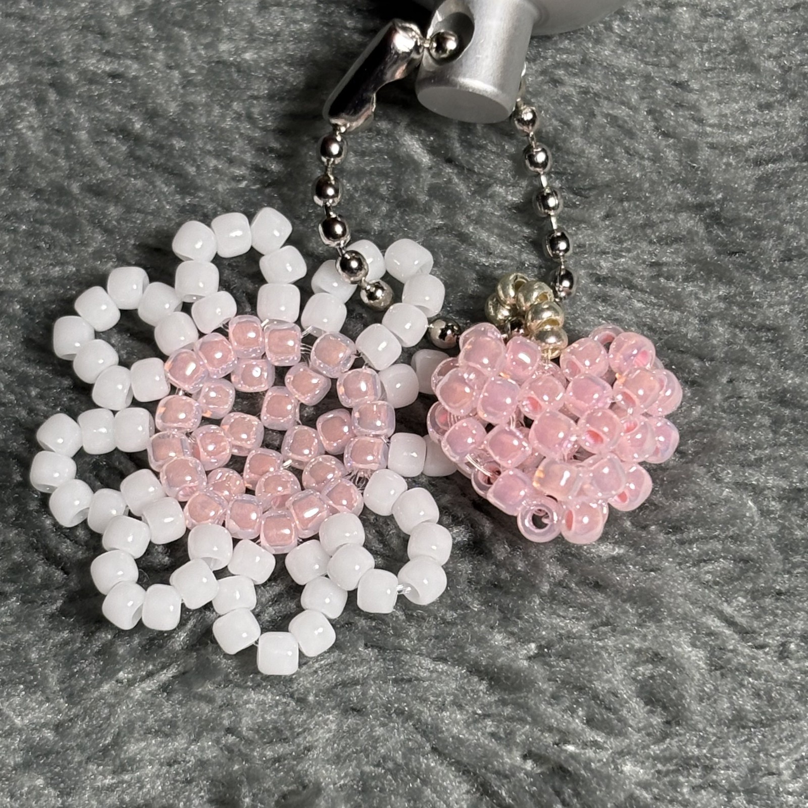 Cremation Ashes Keychain – Cremation Keepsake(white flowers and pink heart)