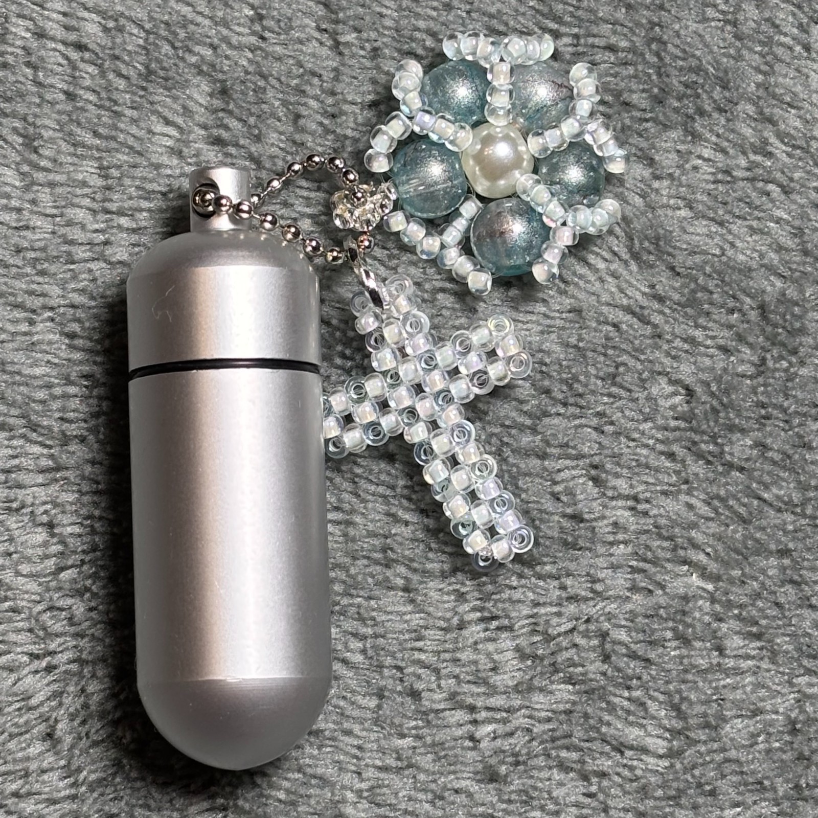 Cremation Ashes Keychain – Cremation Keepsake(clear cross and clear ornaments)