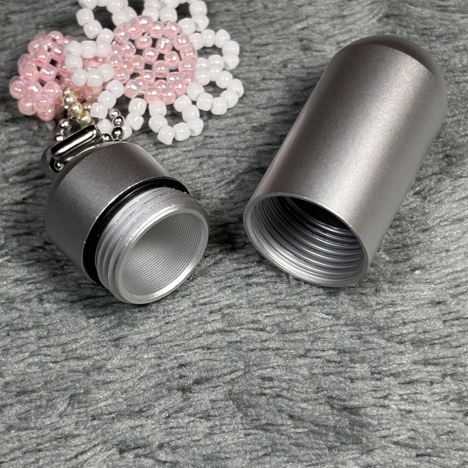 Cremation Ashes Keychain – Cremation Keepsake(white flowers and pink heart)