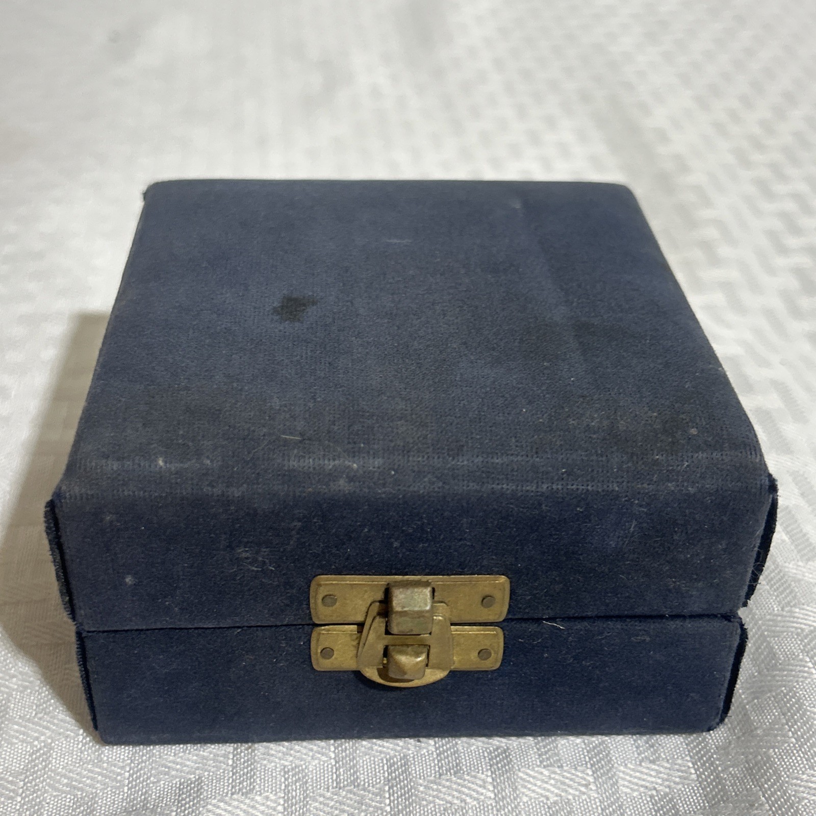 Heart Shaped Pet Urn & Keepsakes for Pet Ashes SILVER With WORN Case