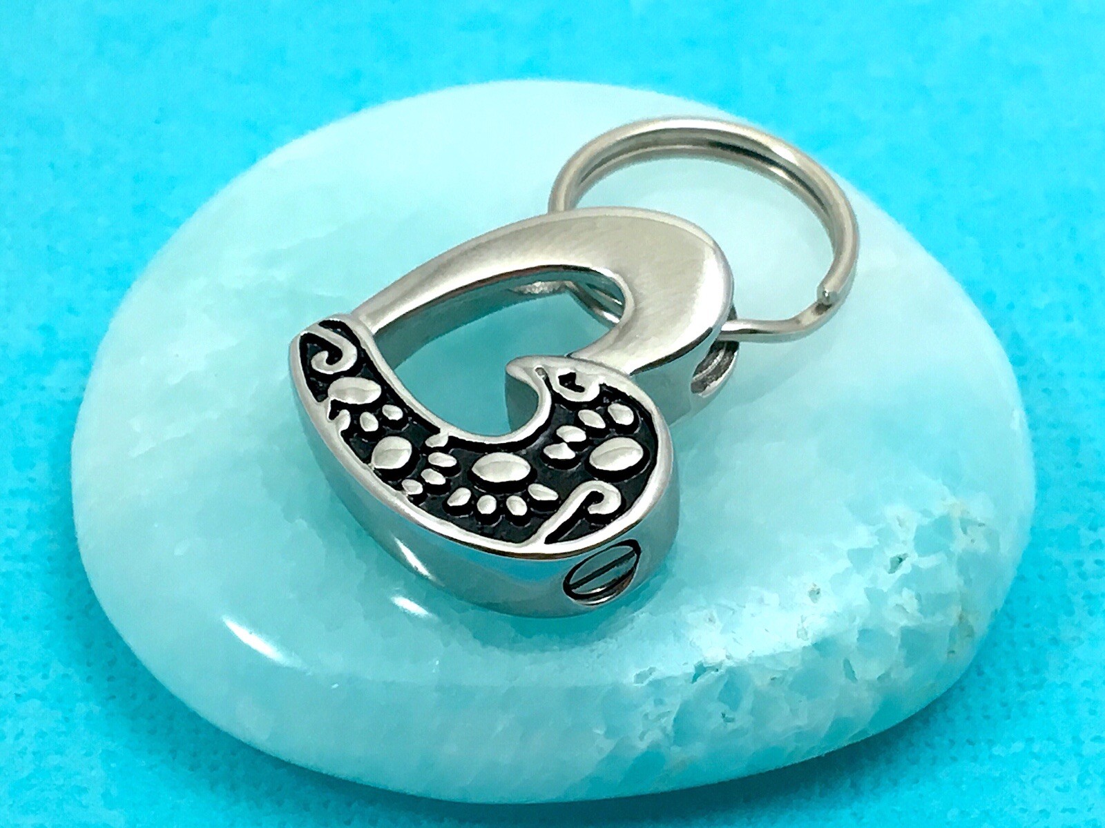 Pet Cremation Pendant Urn Keychain 1″ Key Ring Dog Cat Ashes Paw Prints On Heart