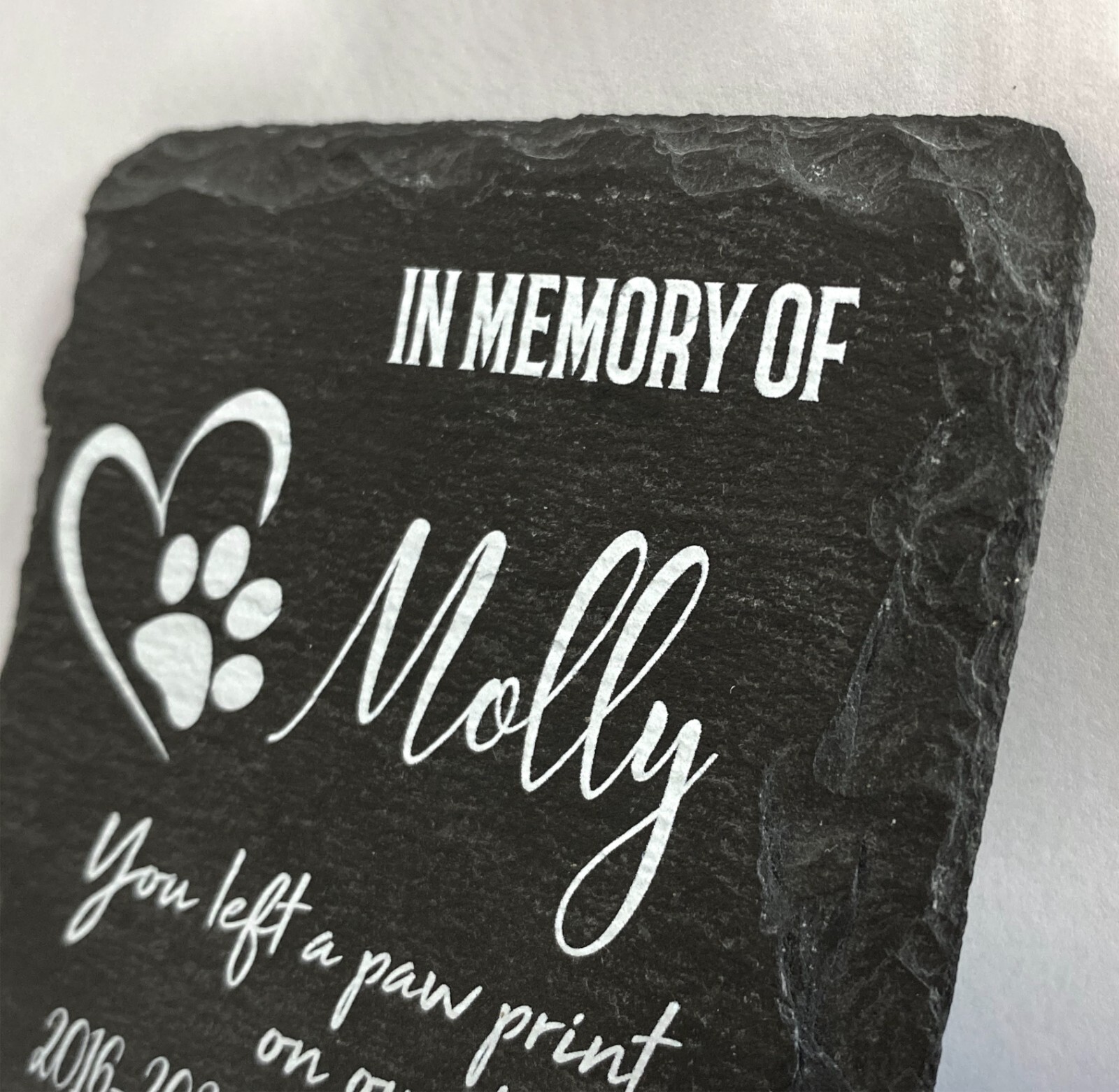 Personalised Pet Memorial Grave marker Heart & Paw Natural Slate stone 10×10 Cm