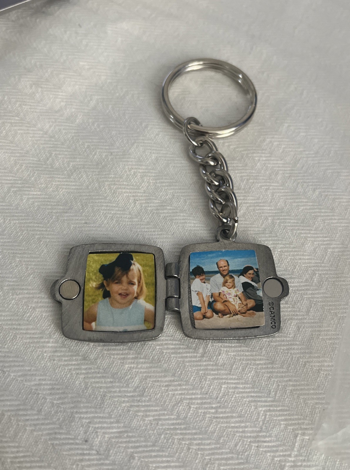Dog Memorial Paw Print Footprint Pewter Keychain 2 sided photo holder brand new