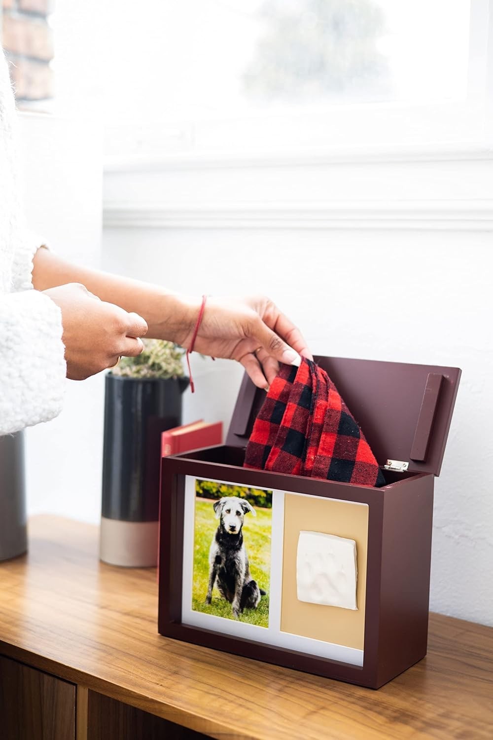 Personalized Paw Print Memory Box for Dogs and Cats – Includes Urn and Clay Kit