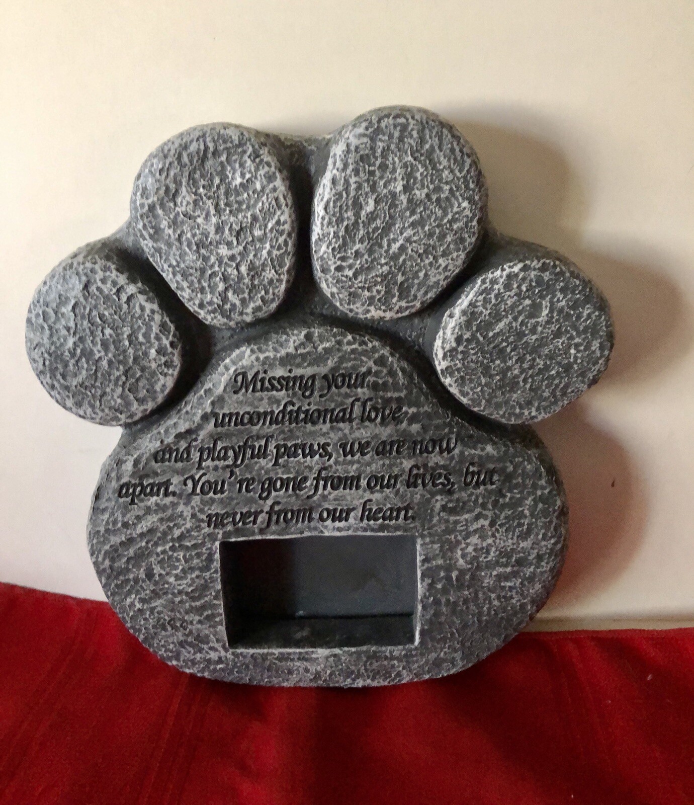 DOG/ CAT PAW PRINT SHAPED PET MEMORIAL INSERT PHOTO HAS LOVING POEM SENTIMENT